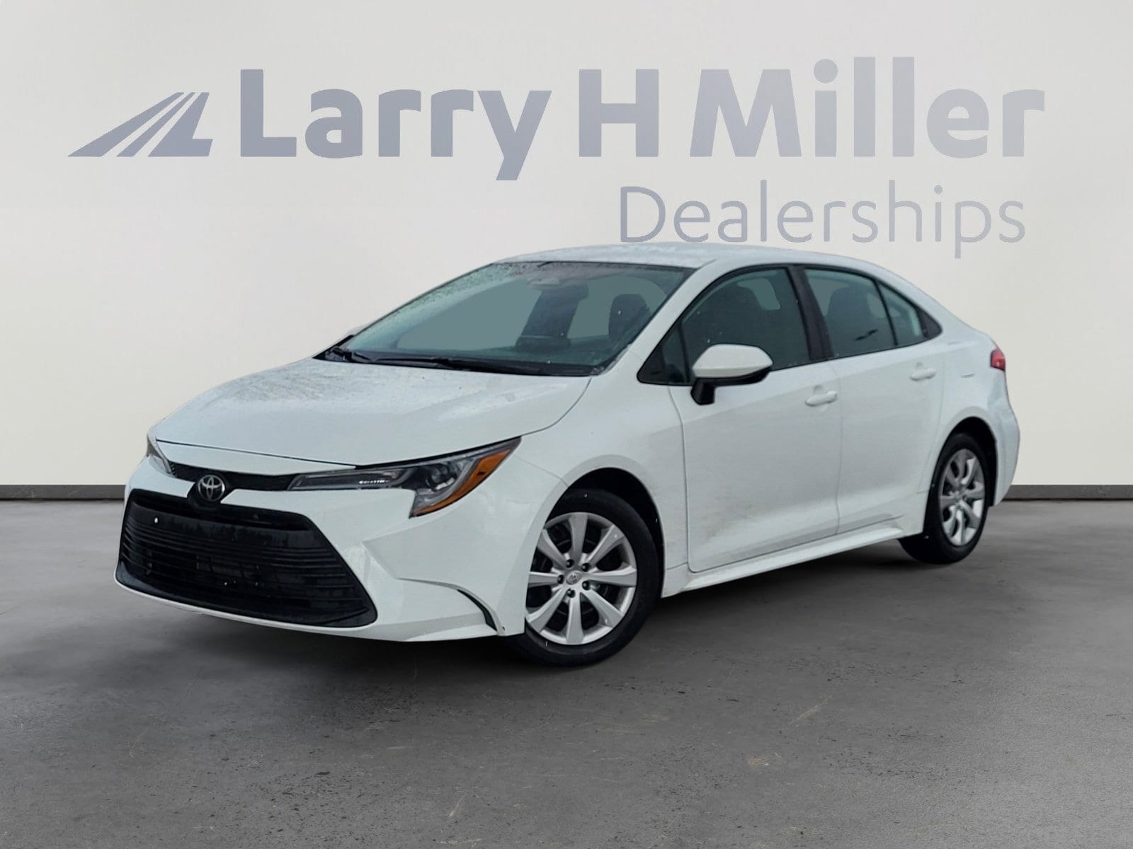 2024 Toyota Corolla LE's photo