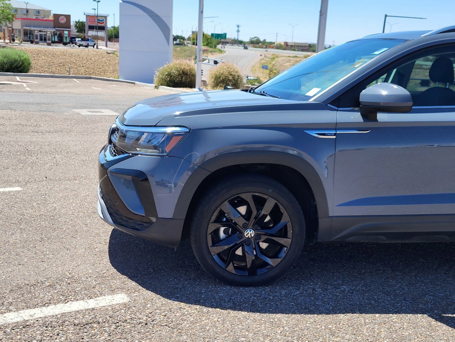 Used 2022 Volkswagen Taos SE with VIN 3VVLX7B24NM001240 for sale in Albuquerque, NM