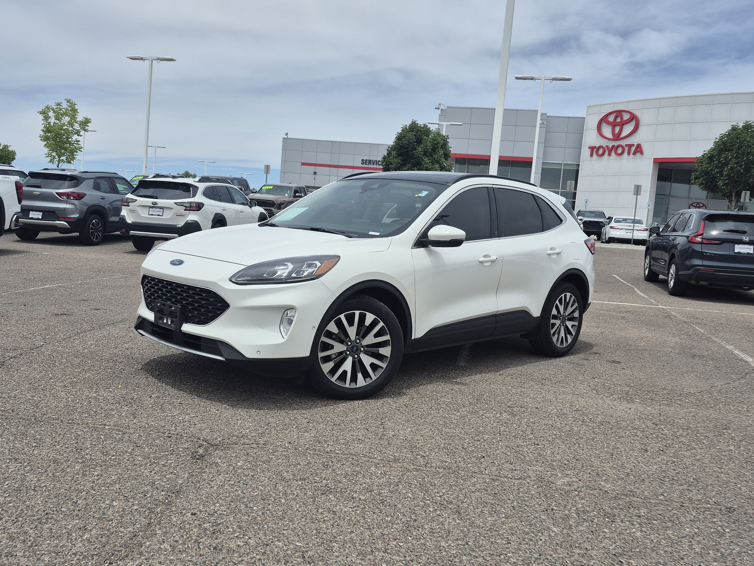 2020 Ford Escape Titanium AWD Hybrid's photo