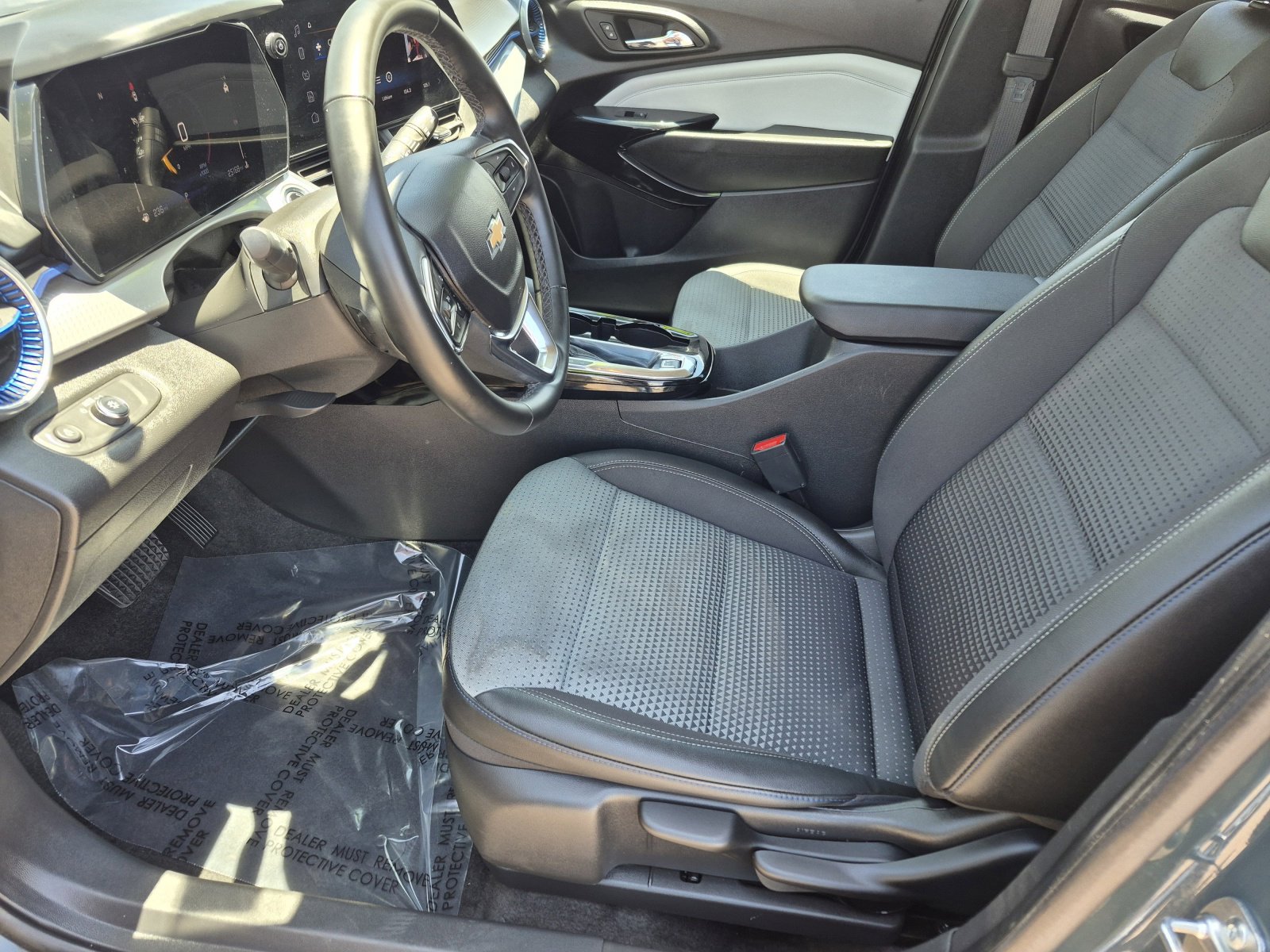 2025 Chevrolet Trax LT - Photo 16