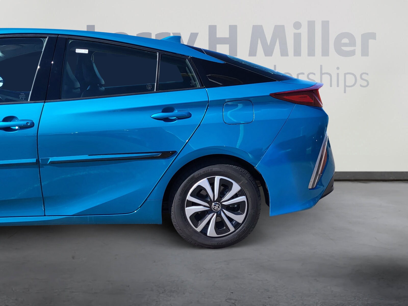 2017 Toyota Prius Prime Three Four photo 4