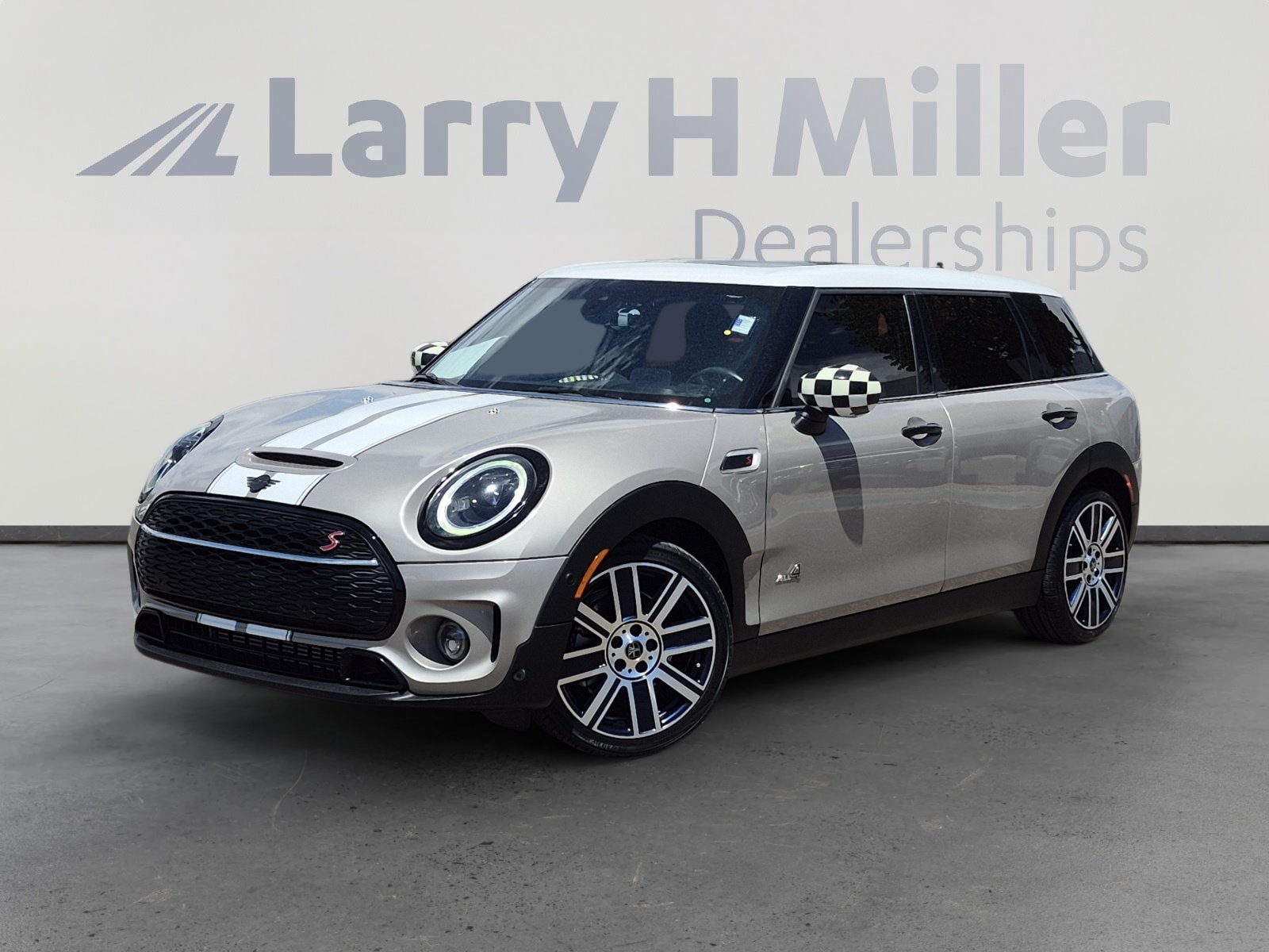 2022 MINI Clubman Cooper S ALL4's photo