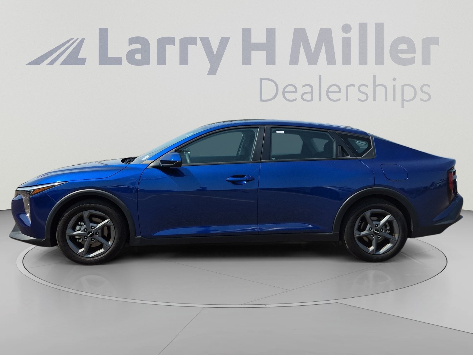 2025 Kia K4 LXS - Photo 2