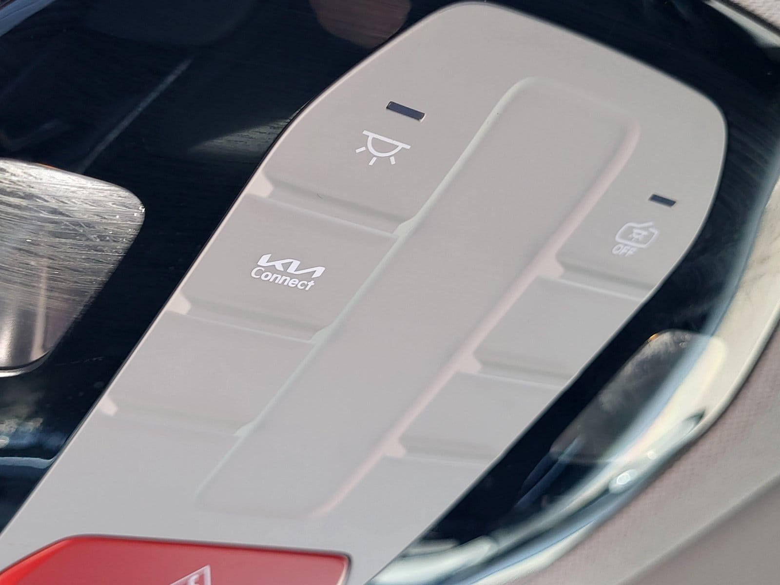 2025 Kia K4 LXS - Photo 17