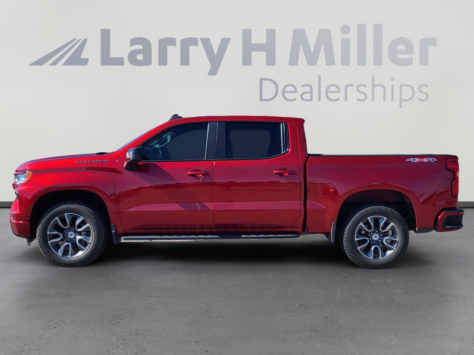 2023 Chevrolet Silverado 1500 RST photo 3