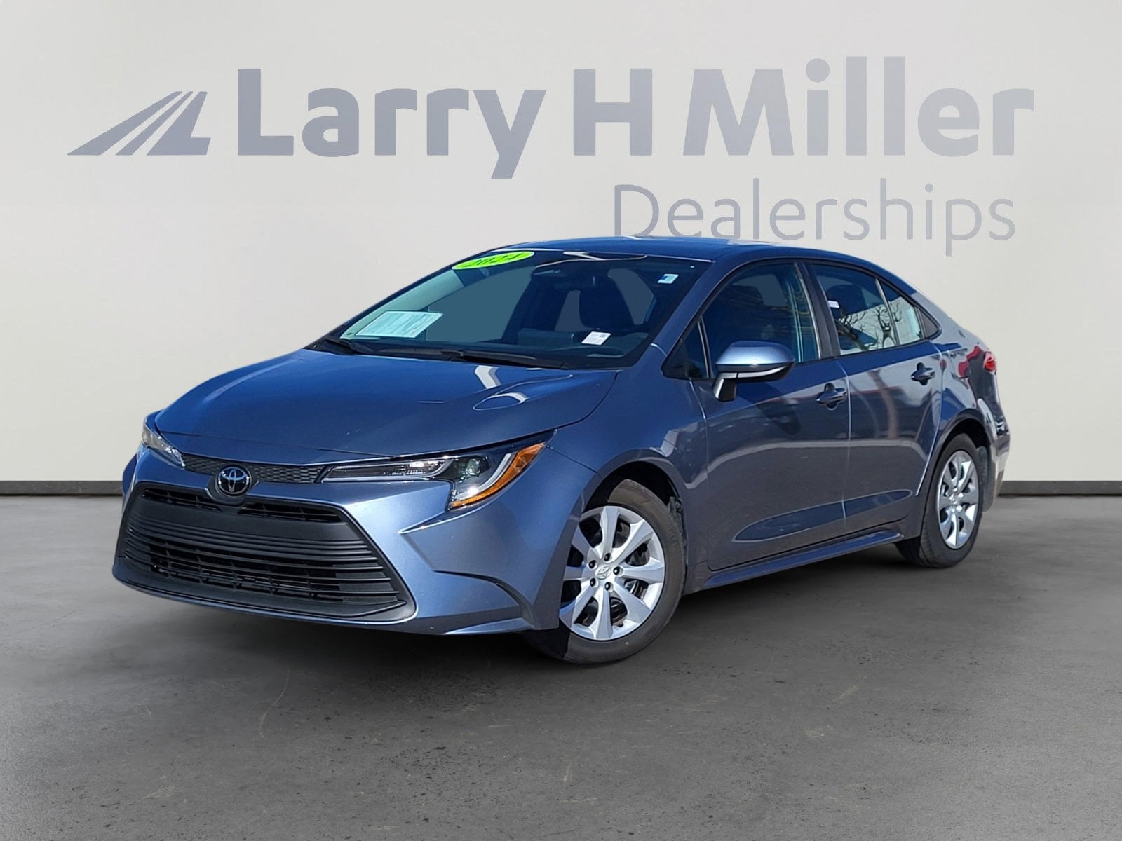 2024 Toyota Corolla LE's photo