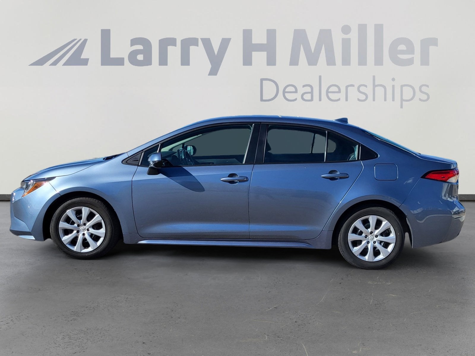 Used 2024 Toyota Corolla LE with VIN 5YFB4MDE1RP109936 for sale in Northfield, Minnesota