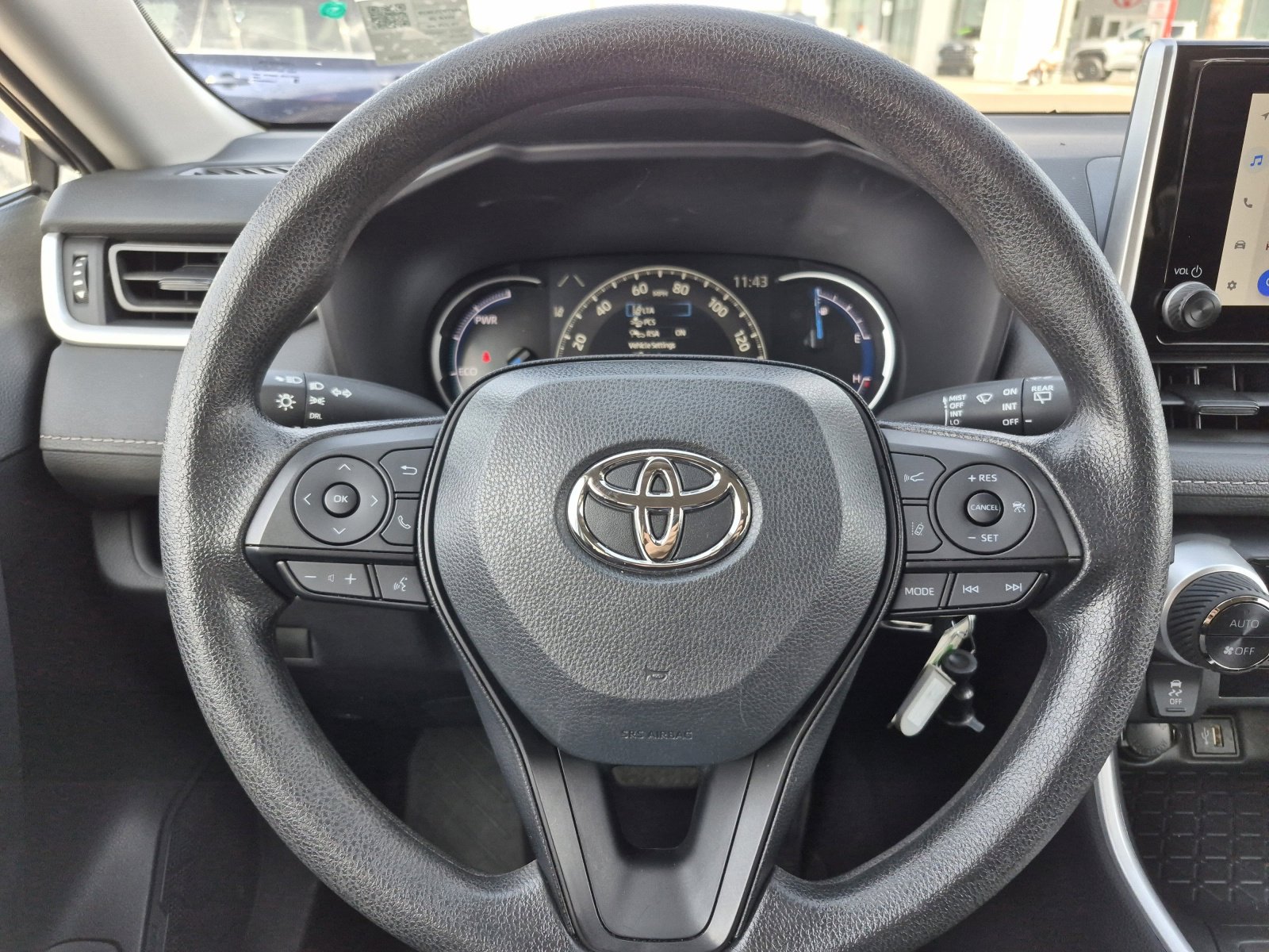 2025 Toyota RAV4 LE - Photo 9