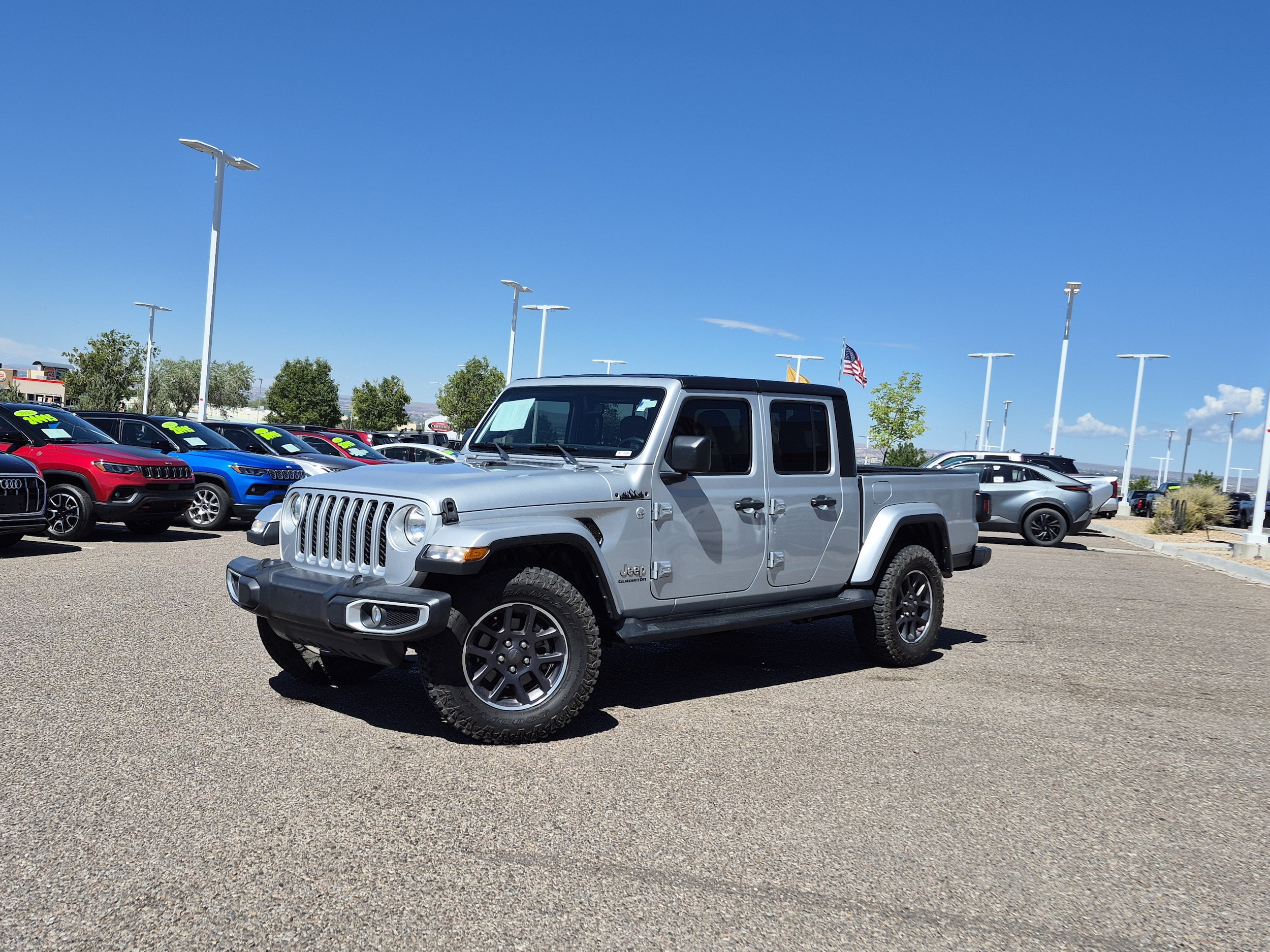 2022 Jeep Gladiator Overland's photo
