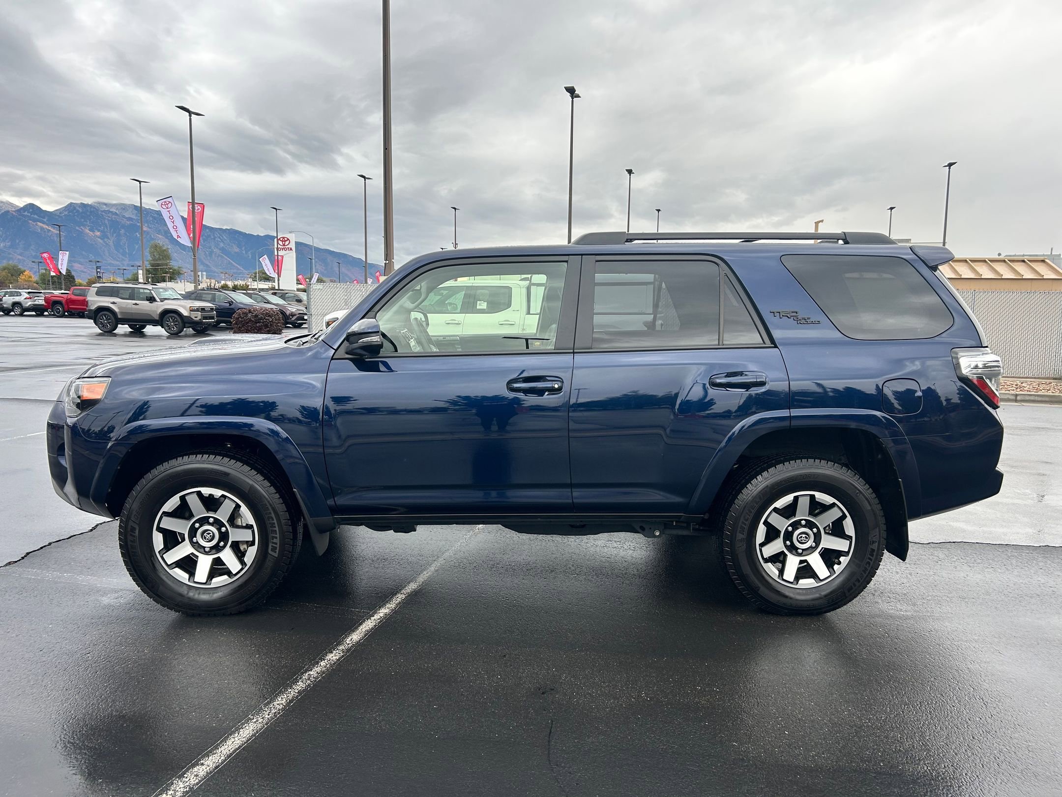 2020 Toyota 4Runner TRD Premium photo 2