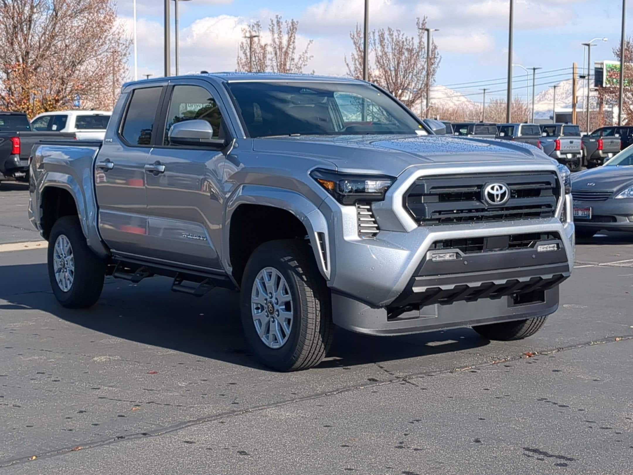 2026 Toyota Tacoma SR5 - Photo 8