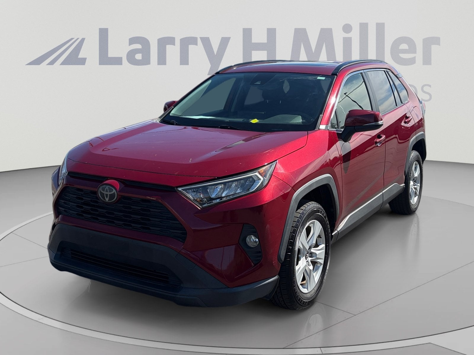2019 Toyota RAV4 XLE FWD photo