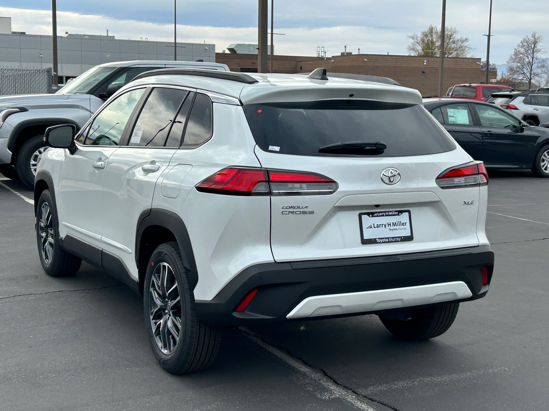 2026 Toyota Corolla Cross XLE photo 2