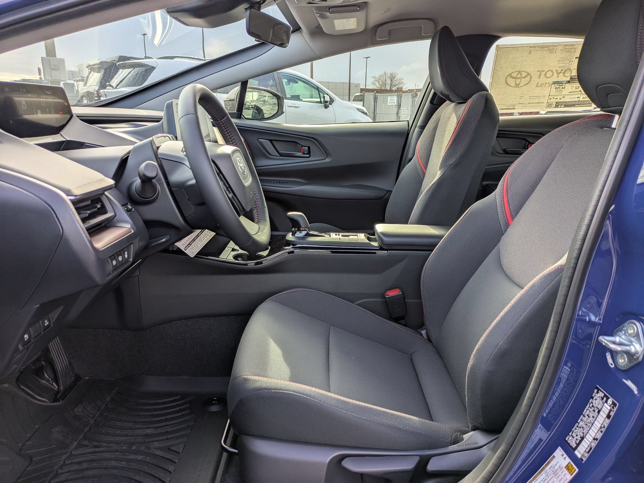 2026 Toyota Prius Plug-in Hybrid SE - Photo 12