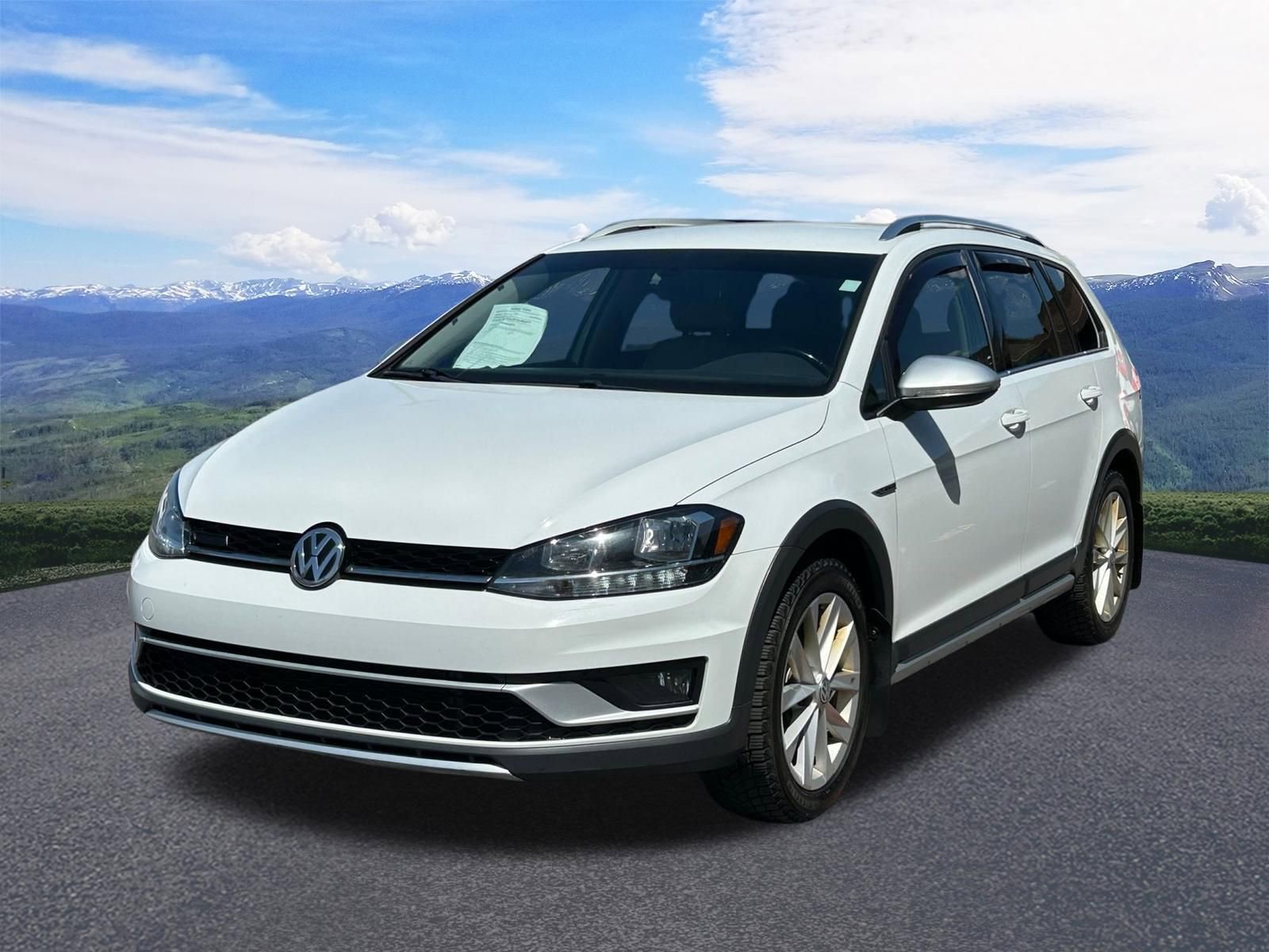 2019 Volkswagen Golf Alltrack TSI S 4Motion's photo