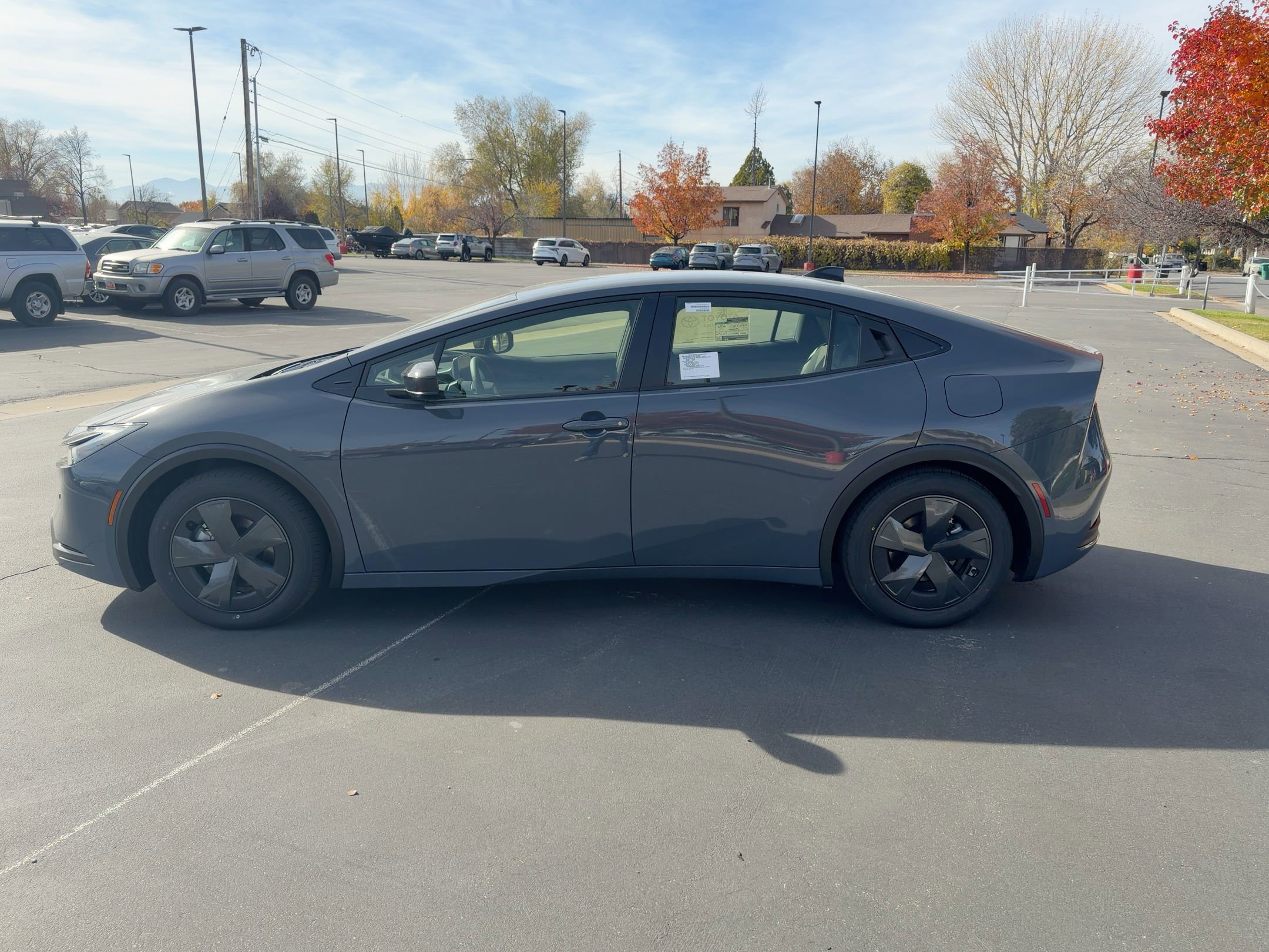 2026 Toyota Prius Plug-in Hybrid SE photo 2