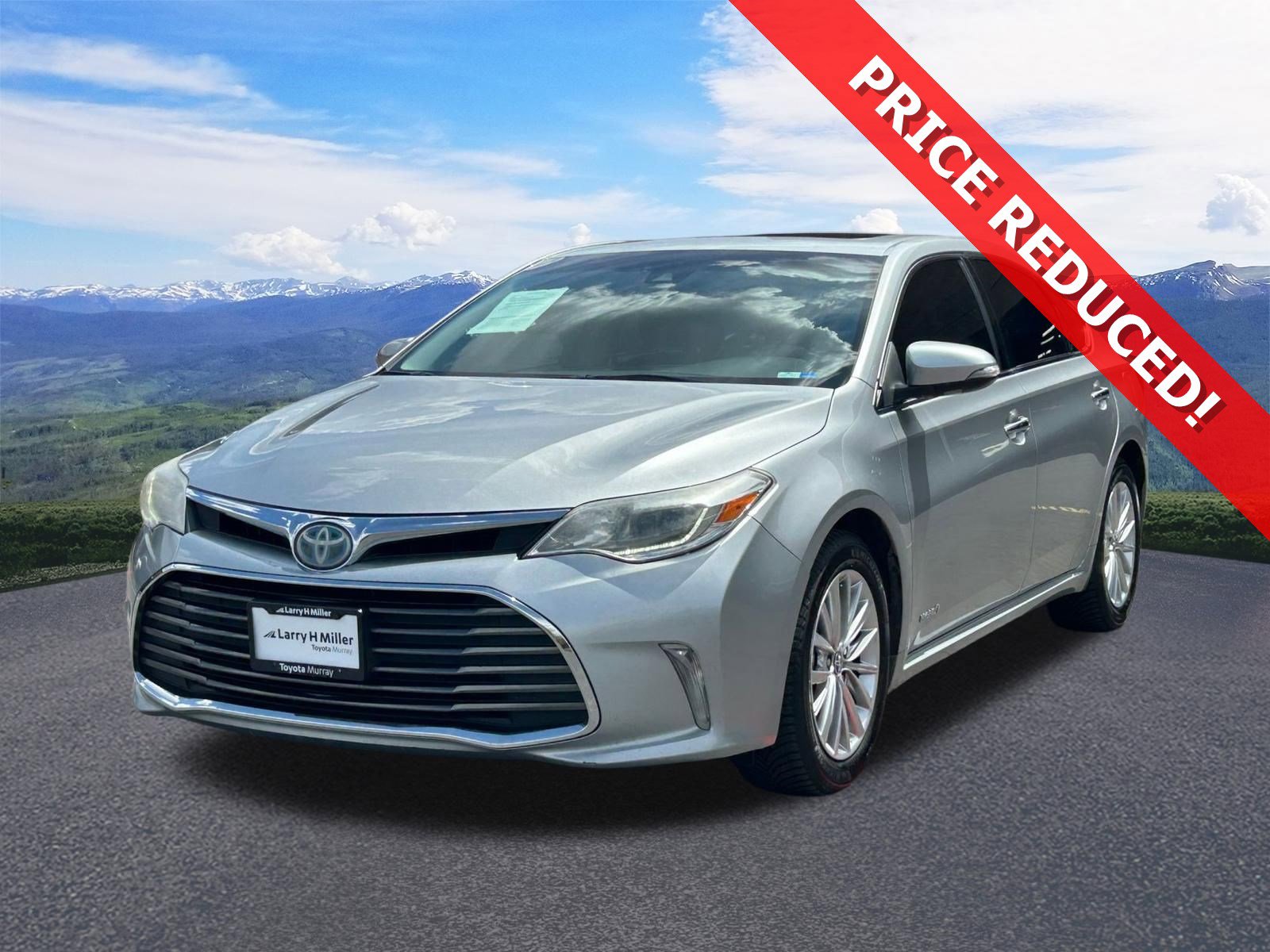 2016 Toyota Avalon Limited Hybrid's photo