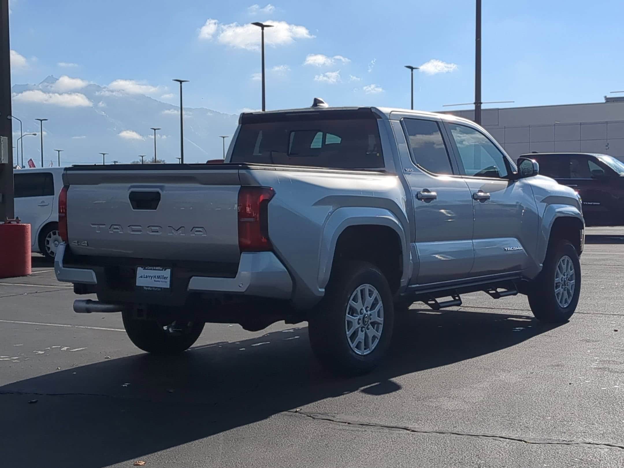 2026 Toyota Tacoma SR5 - Photo 6
