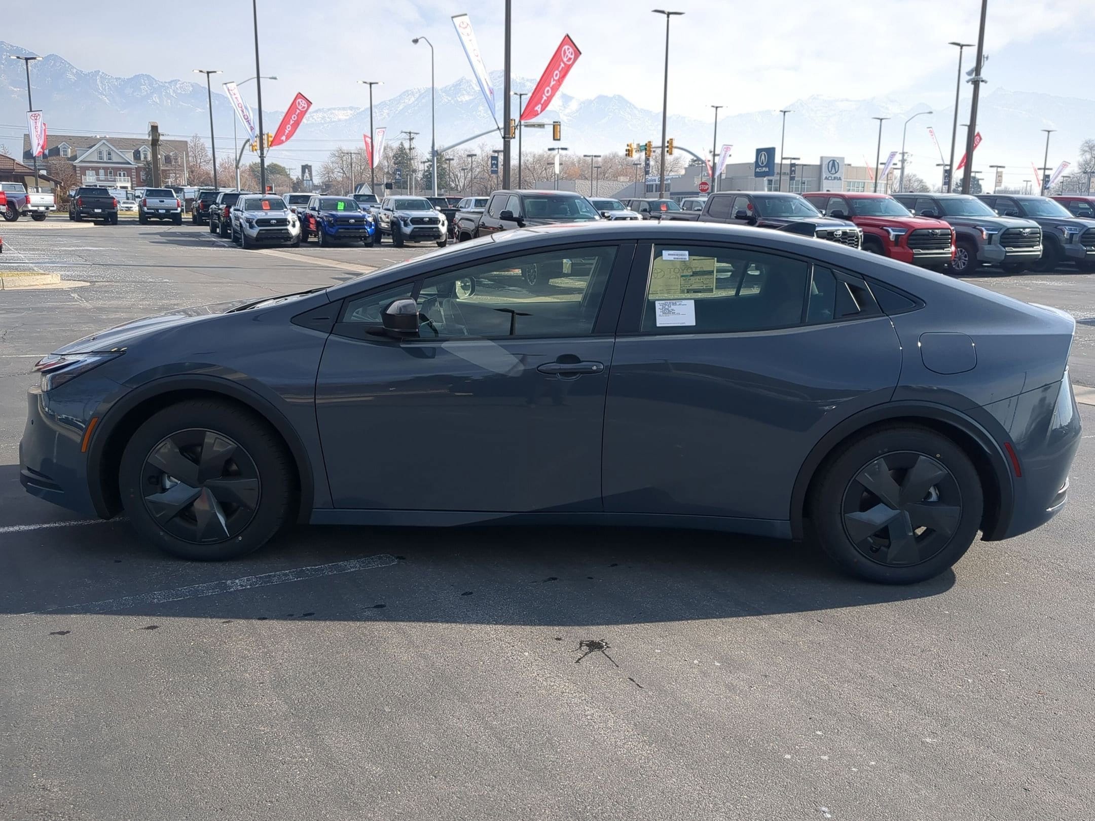 2026 Toyota Prius Plug-in Hybrid SE - Photo 3