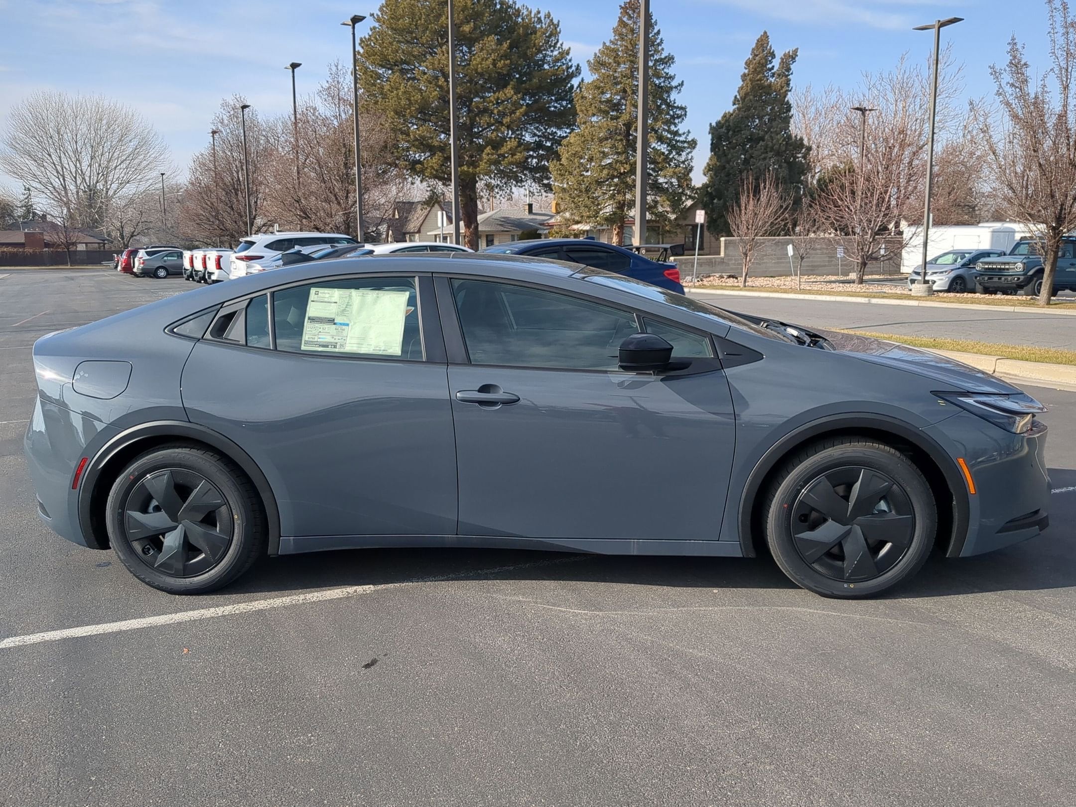 2026 Toyota Prius Plug-in Hybrid SE - Photo 8
