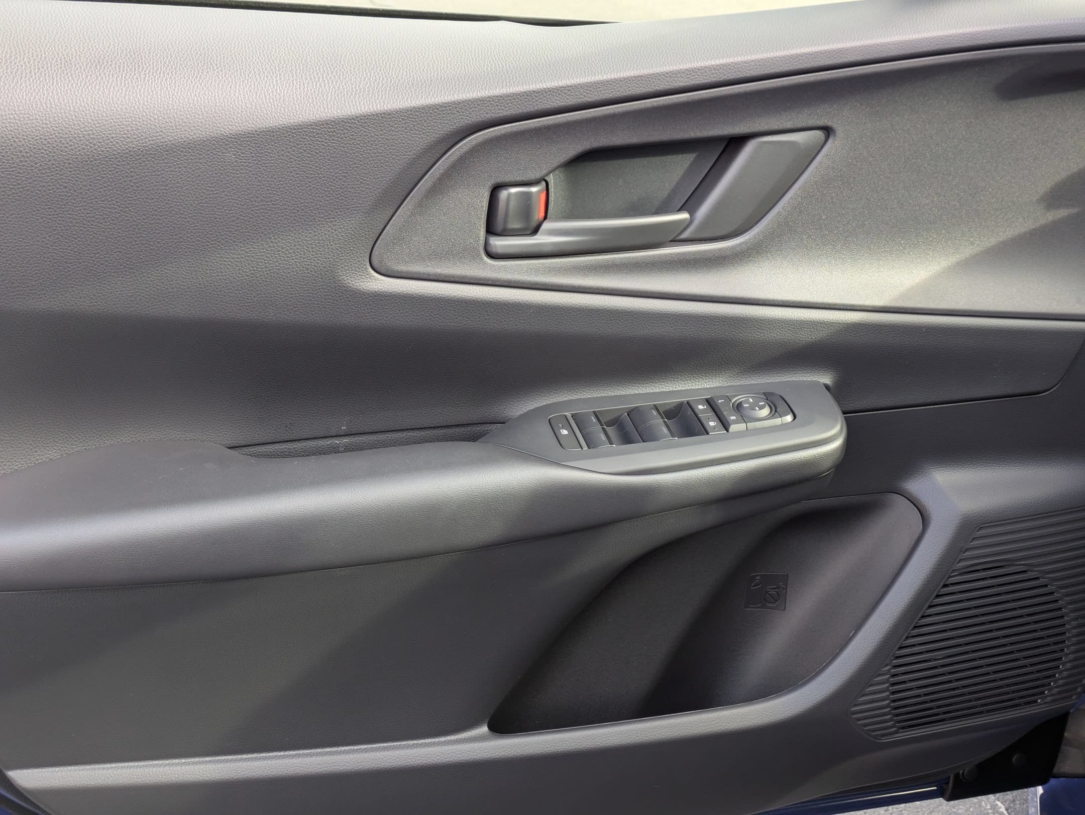 2026 Toyota Prius Plug-in Hybrid SE - Photo 11