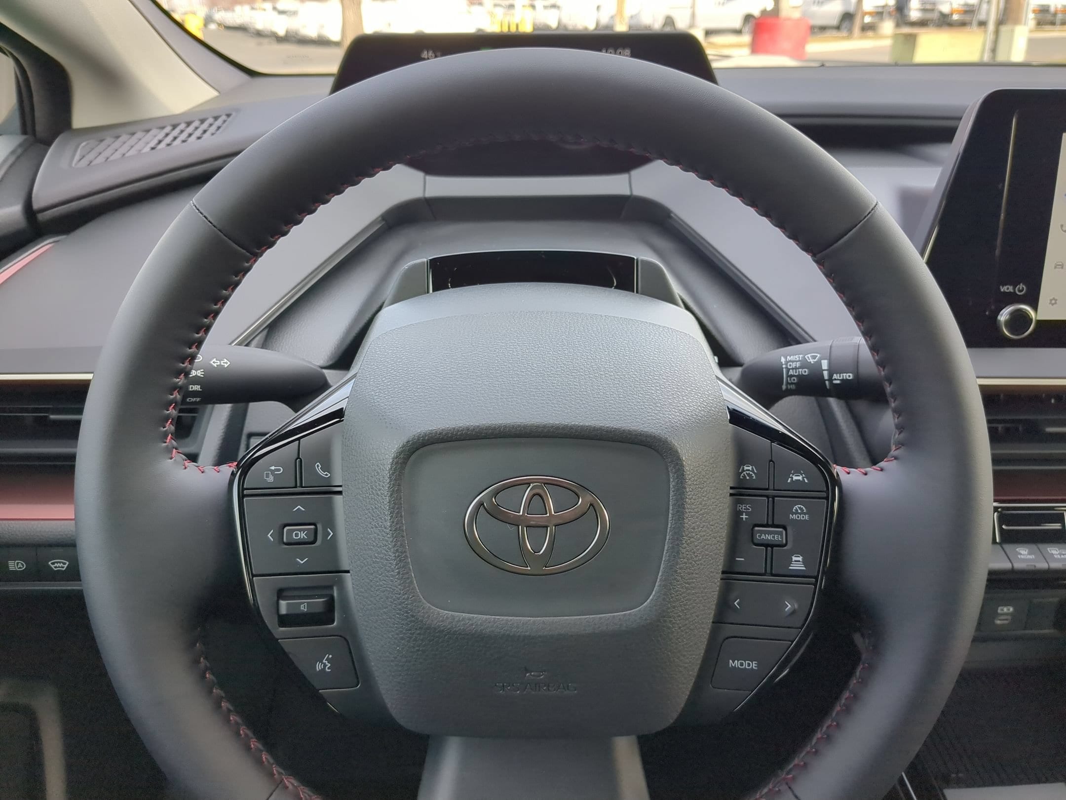 2026 Toyota Prius Plug-in Hybrid SE - Photo 13