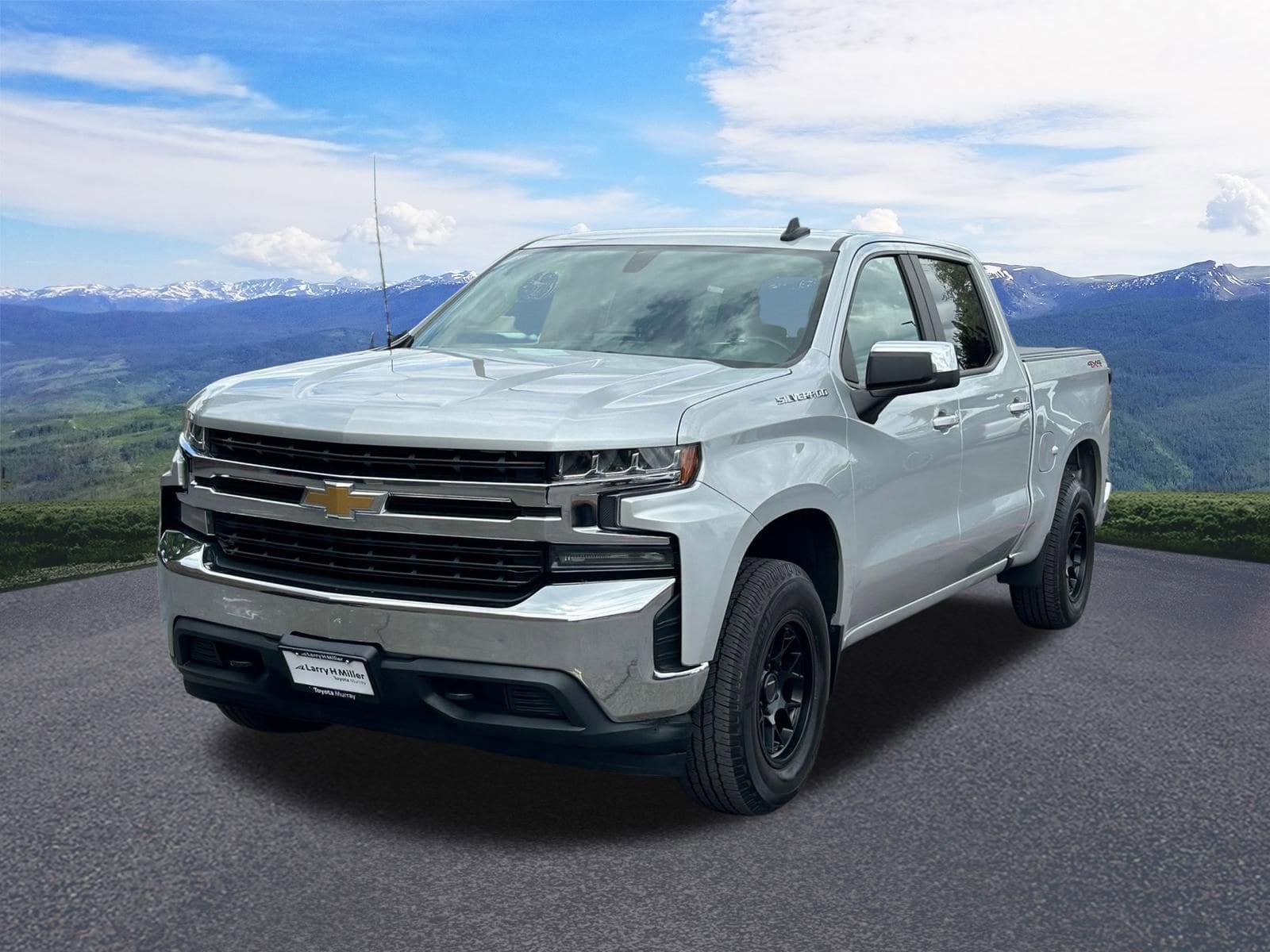 2019 Chevrolet Silverado 1500 LT 4X4 Crew Cab Short Box's photo