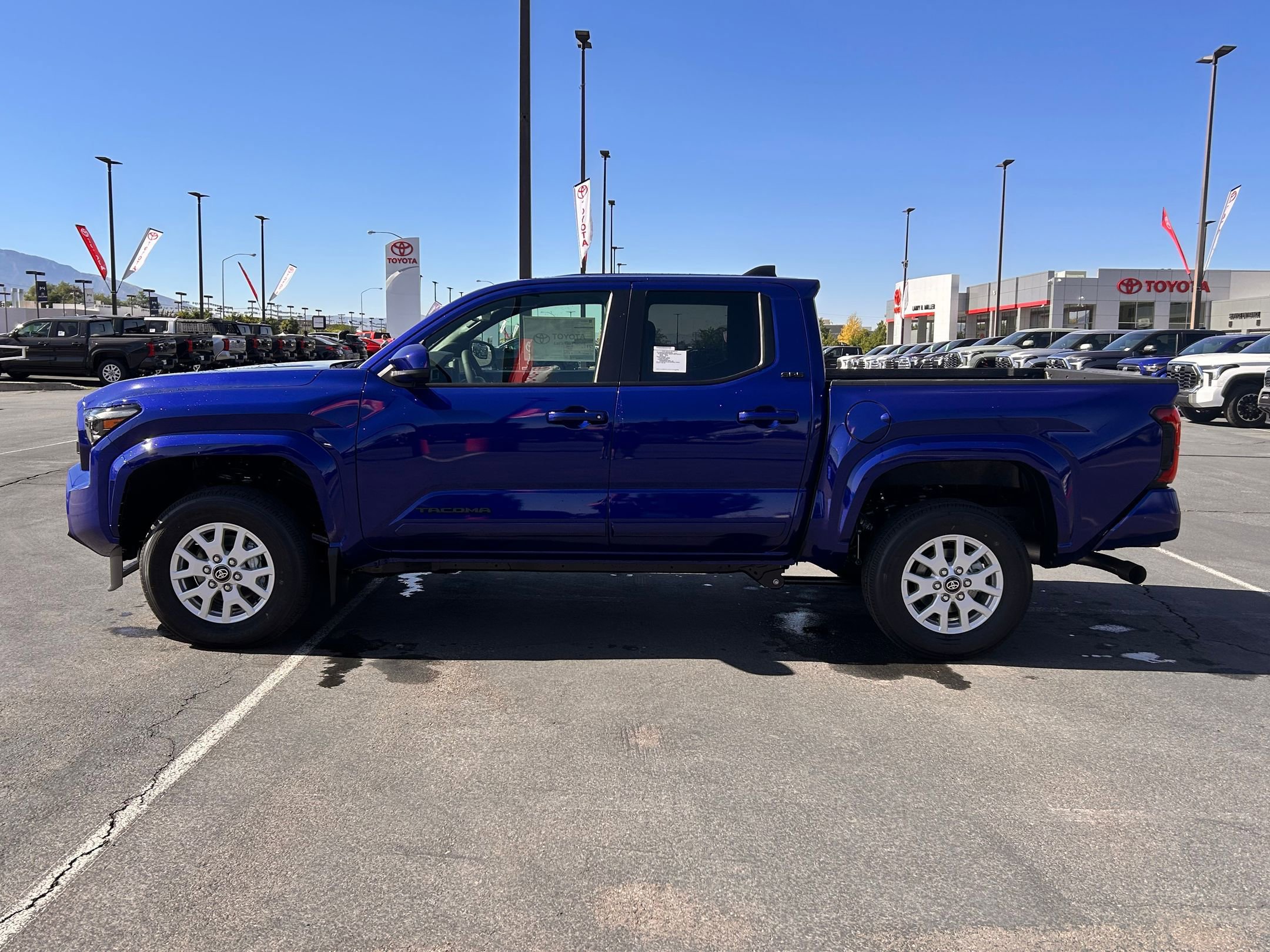 2025 Toyota Tacoma SR5 Double Cab photo 2