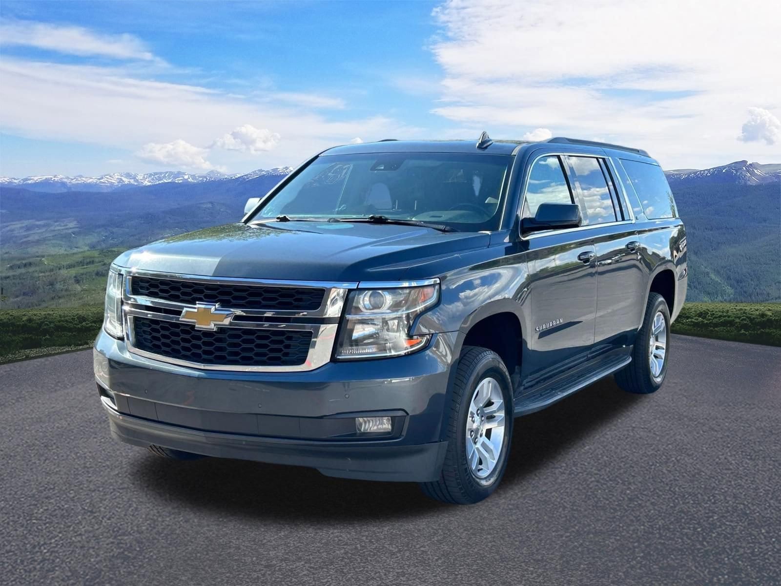 2020 Chevrolet Suburban 4WD 1500 LT's photo