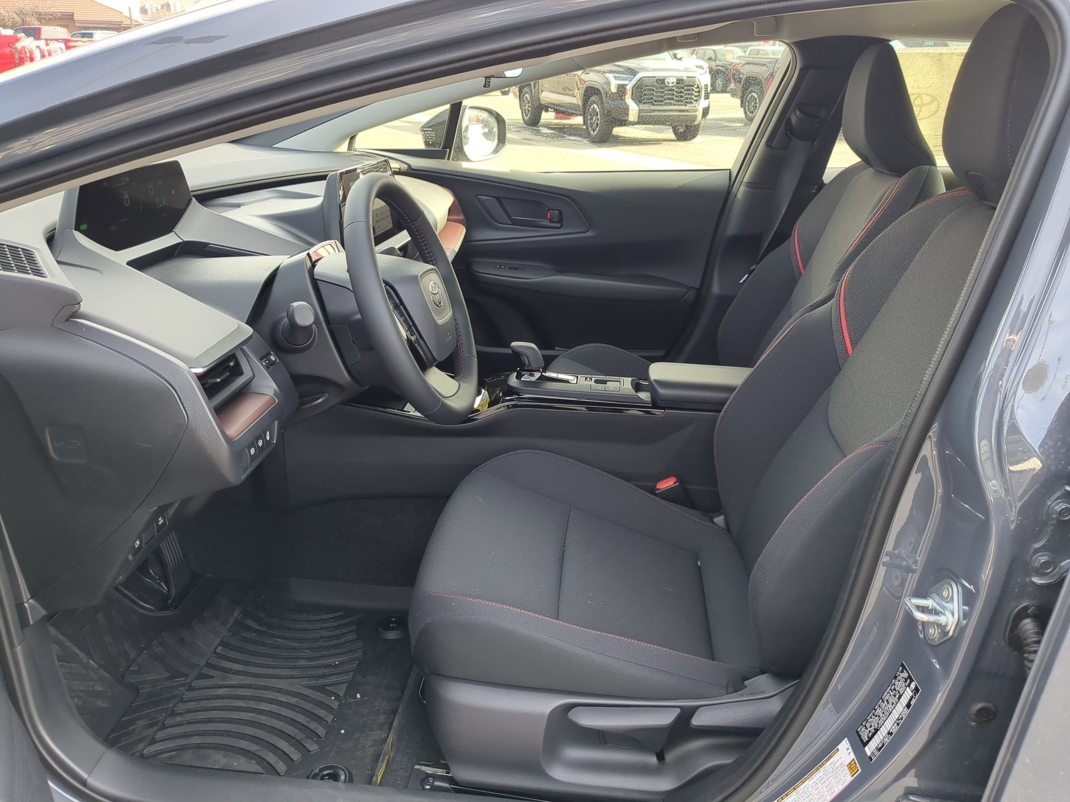 2026 Toyota Prius Plug-in Hybrid SE - Photo 18