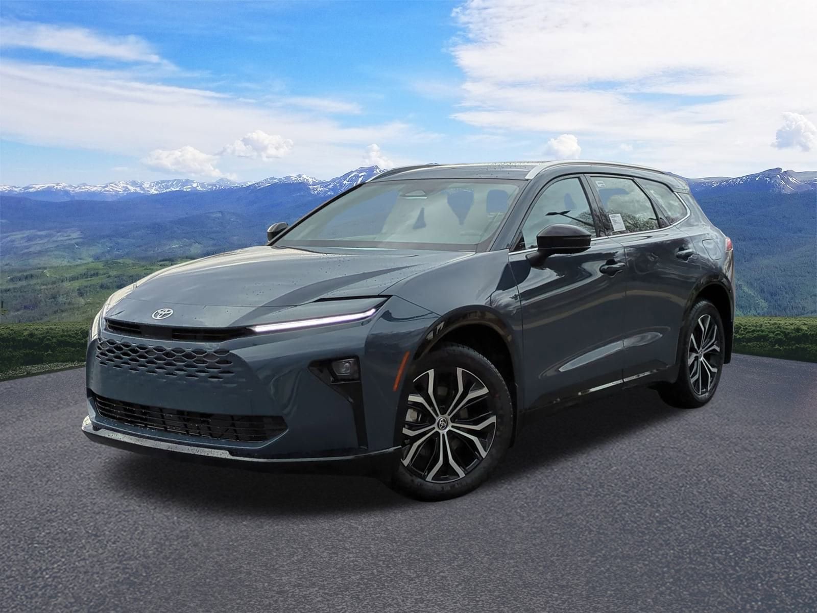 2025 Toyota Crown Signia XLE's photo