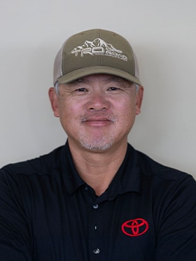 Staff member Chris Kim from ID_372788733af0