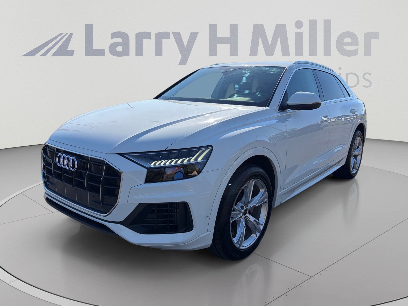 2023 Audi Q8 Premium Plus
