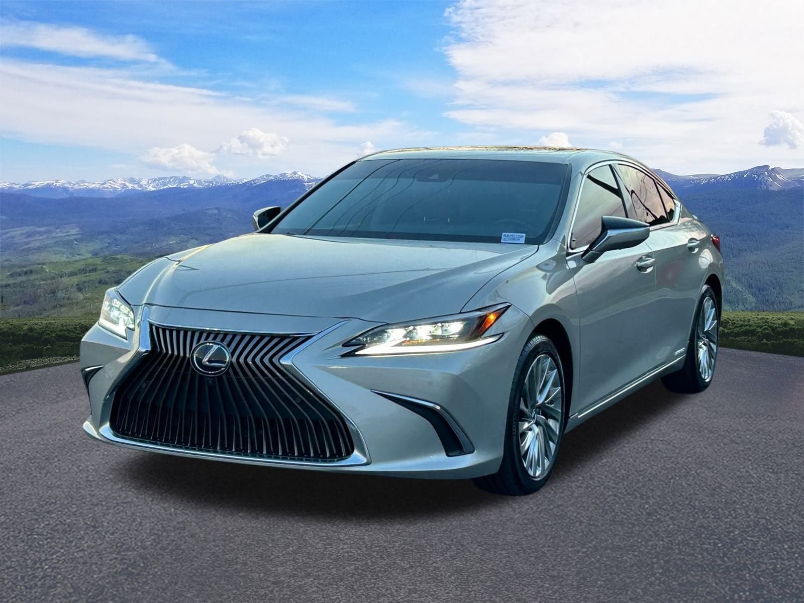2021 Lexus ES Hybrid 300h Ultra Luxury's photo