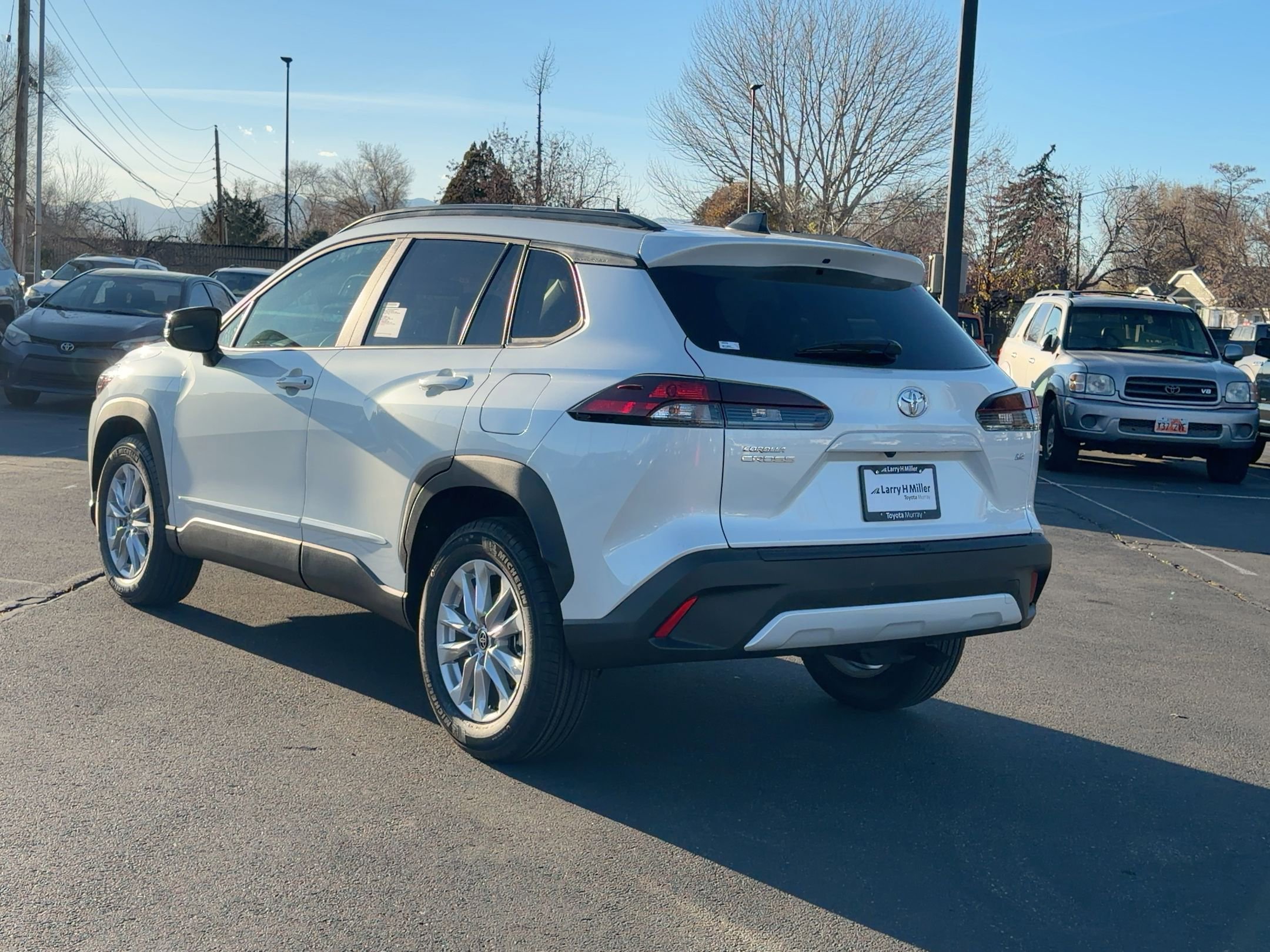 2026 Toyota Corolla Cross LE photo 3