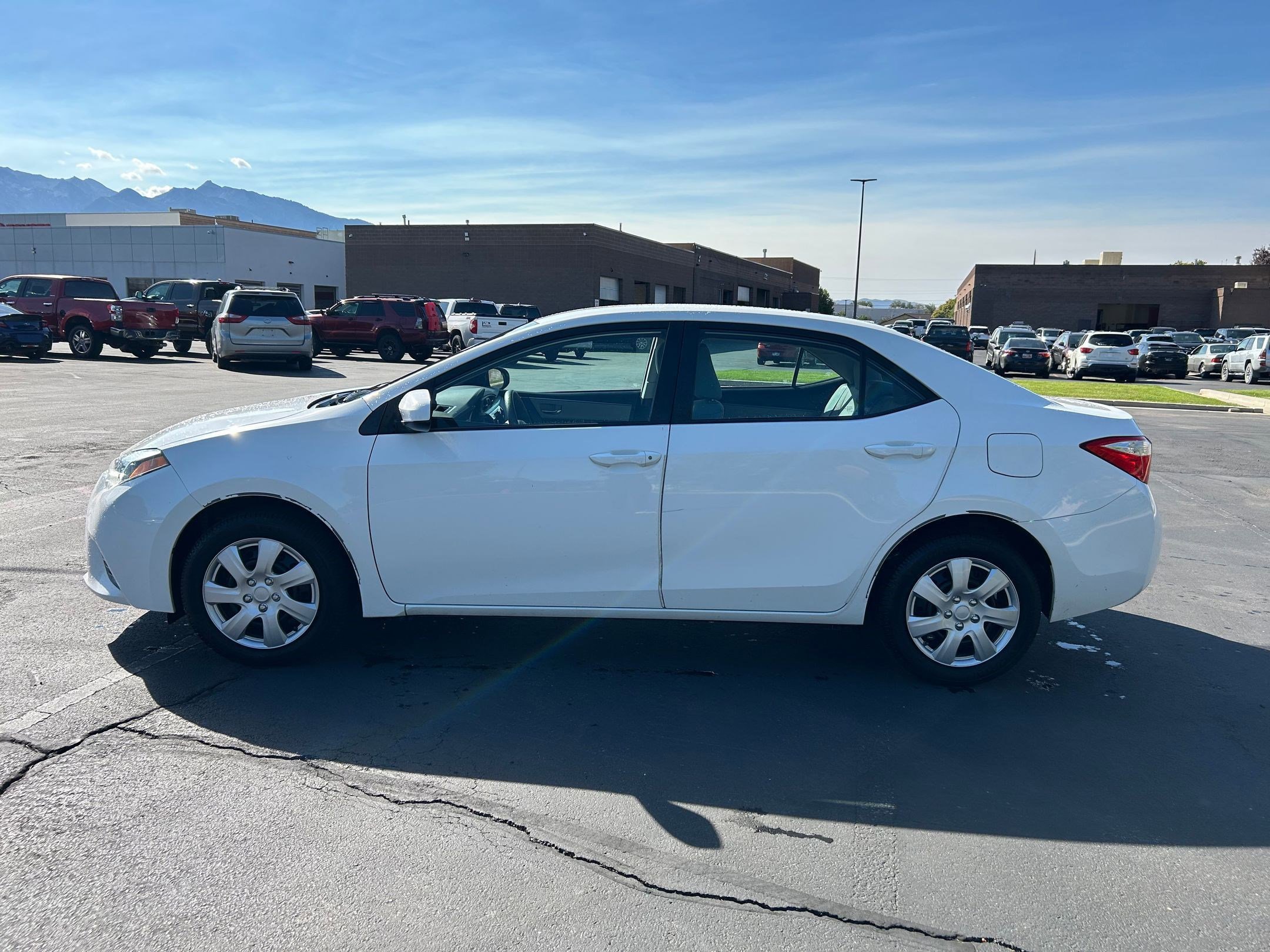 2016 Toyota Corolla LE photo 2