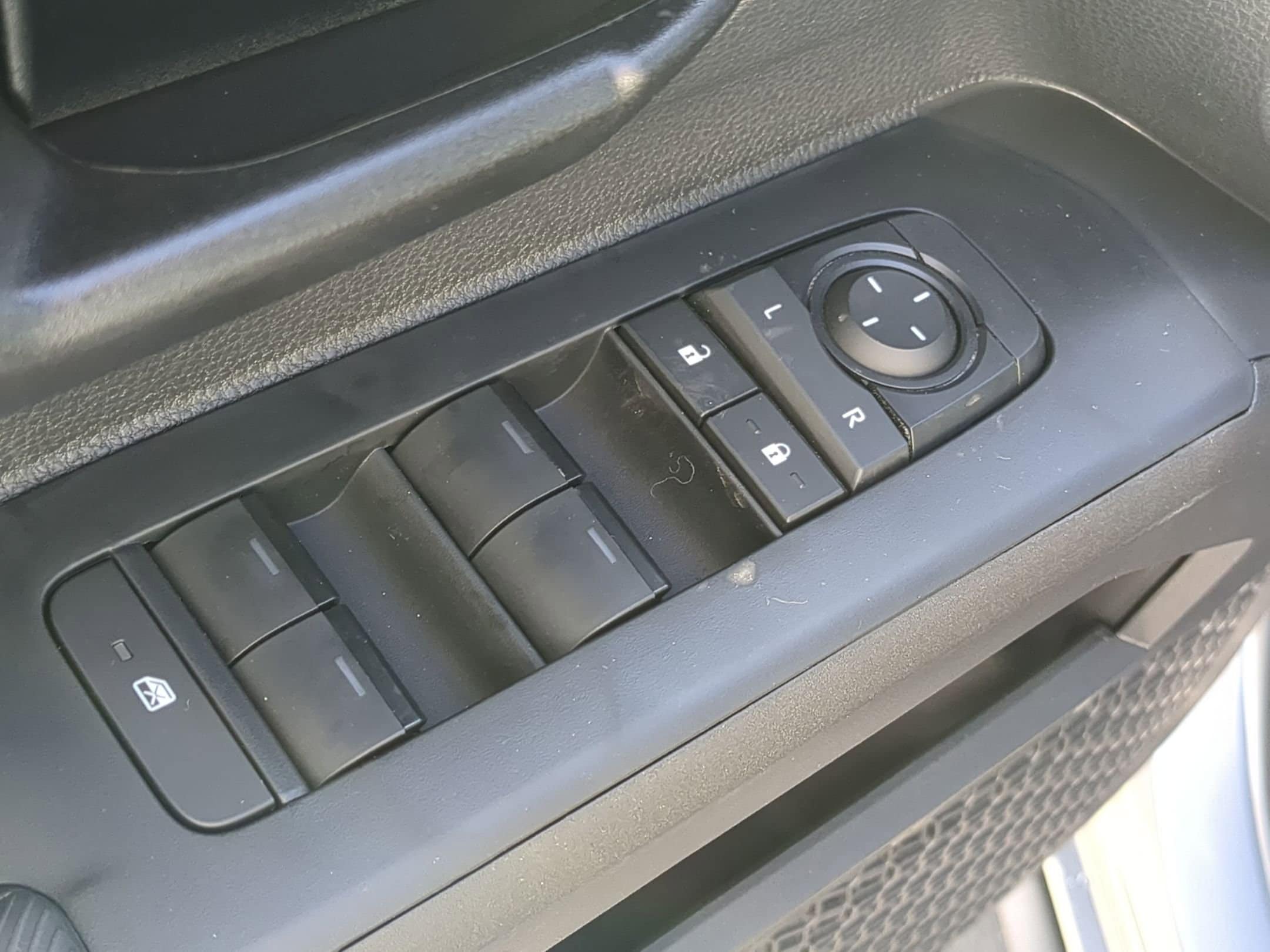 2026 Toyota Tacoma SR5 - Photo 10