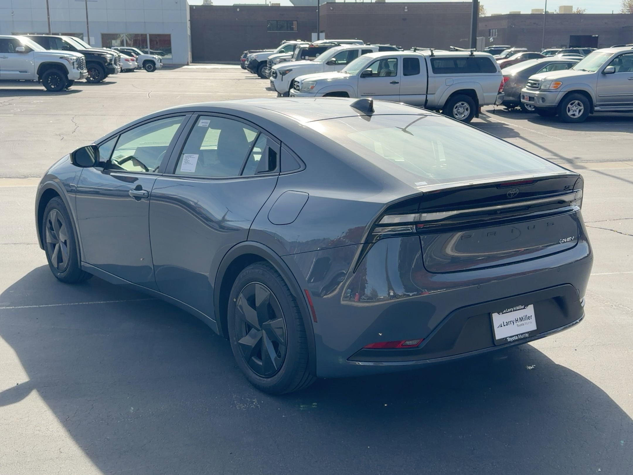 2026 Toyota Prius Plug-in Hybrid SE photo 3