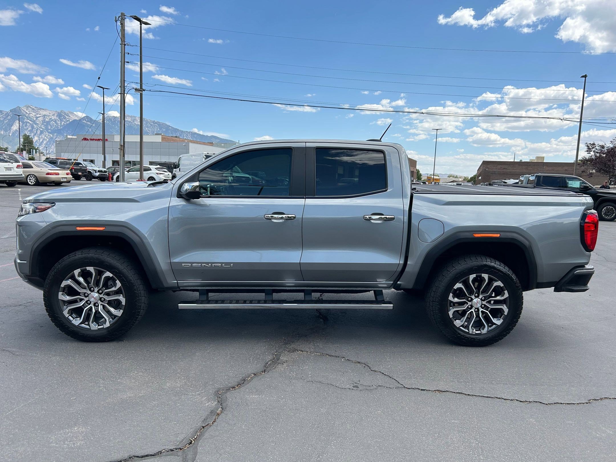 2023 Gmc Canyon Denali photo 2