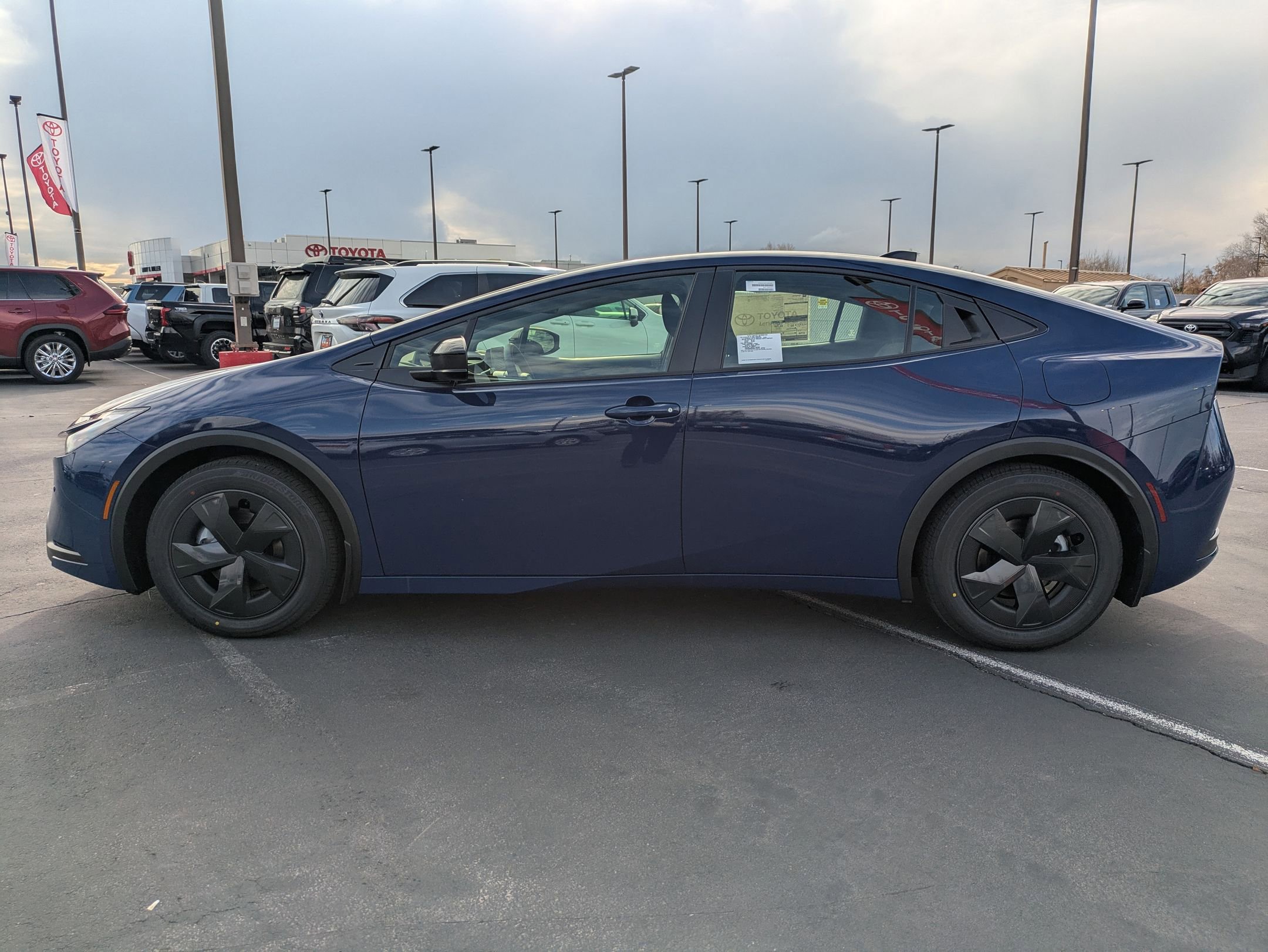 2026 Toyota Prius Plug-in Hybrid SE photo 2