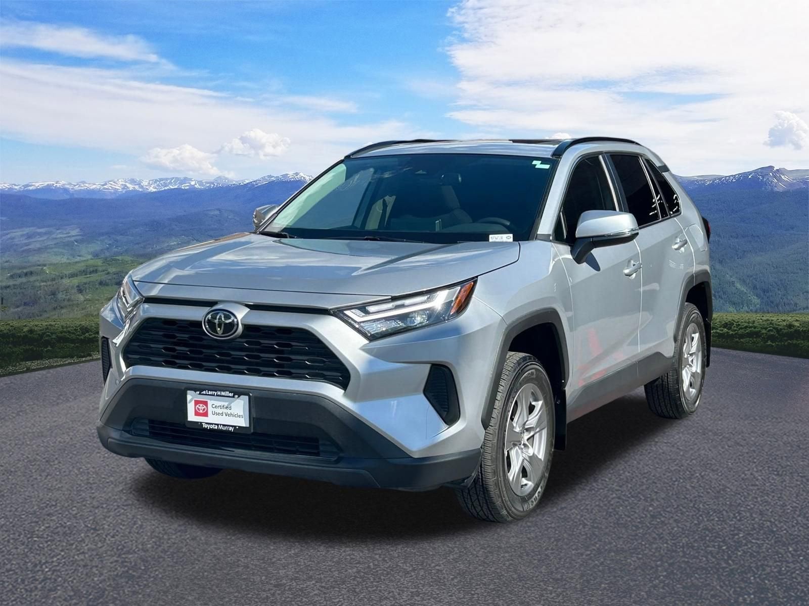 2024 Toyota RAV4 XLE AWD's photo