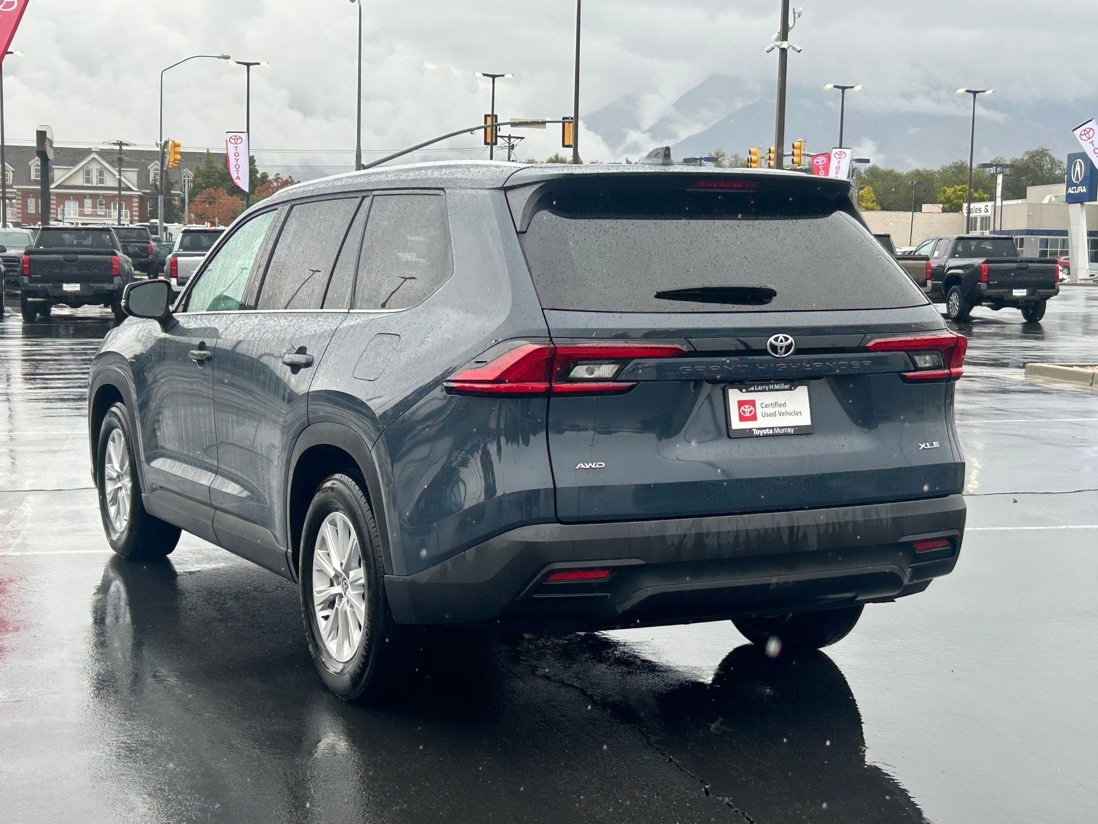 2025 Toyota Grand Highlander XLE photo 2