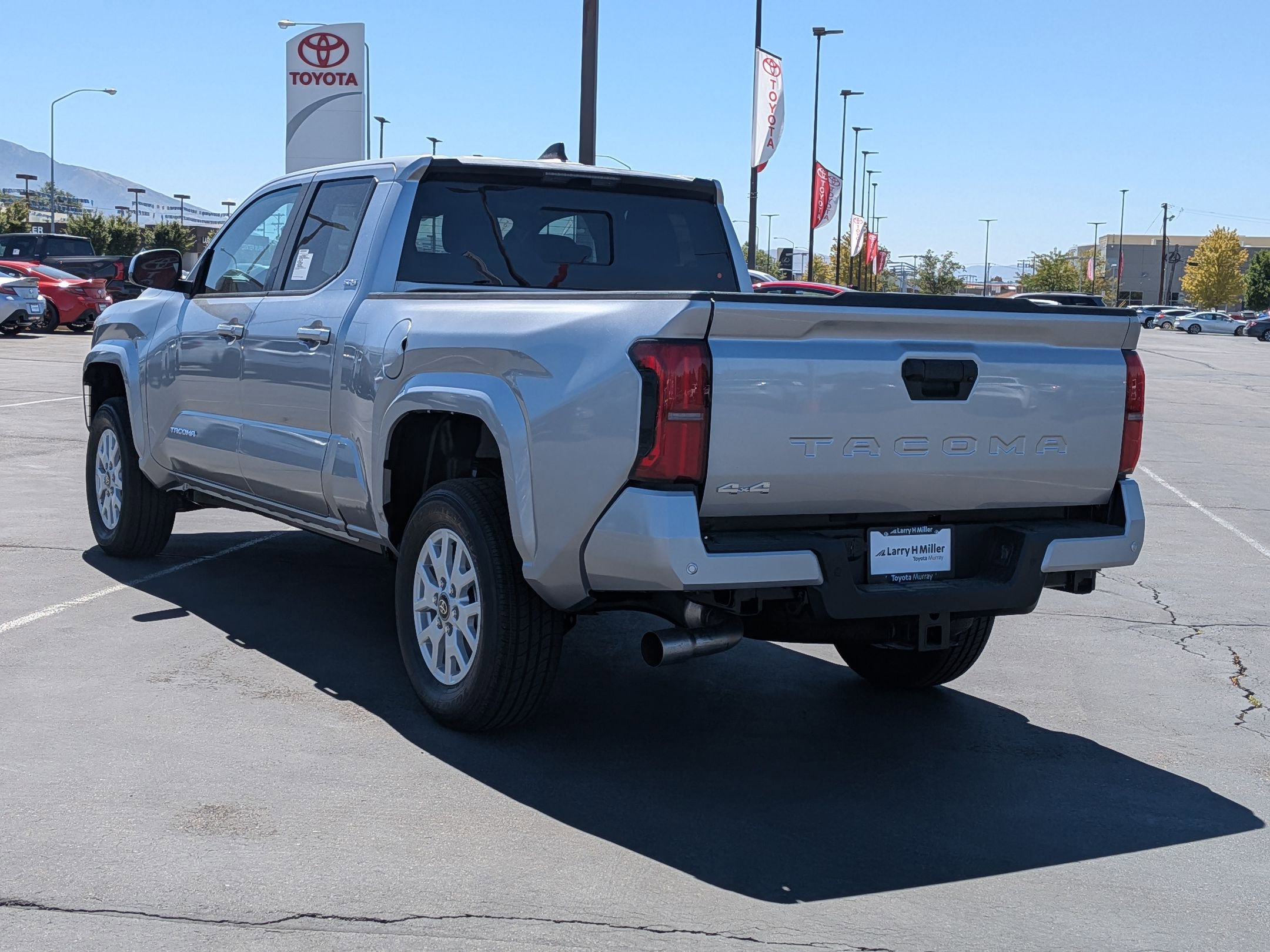 2025 Toyota Tacoma SR5 Double Cab photo 3