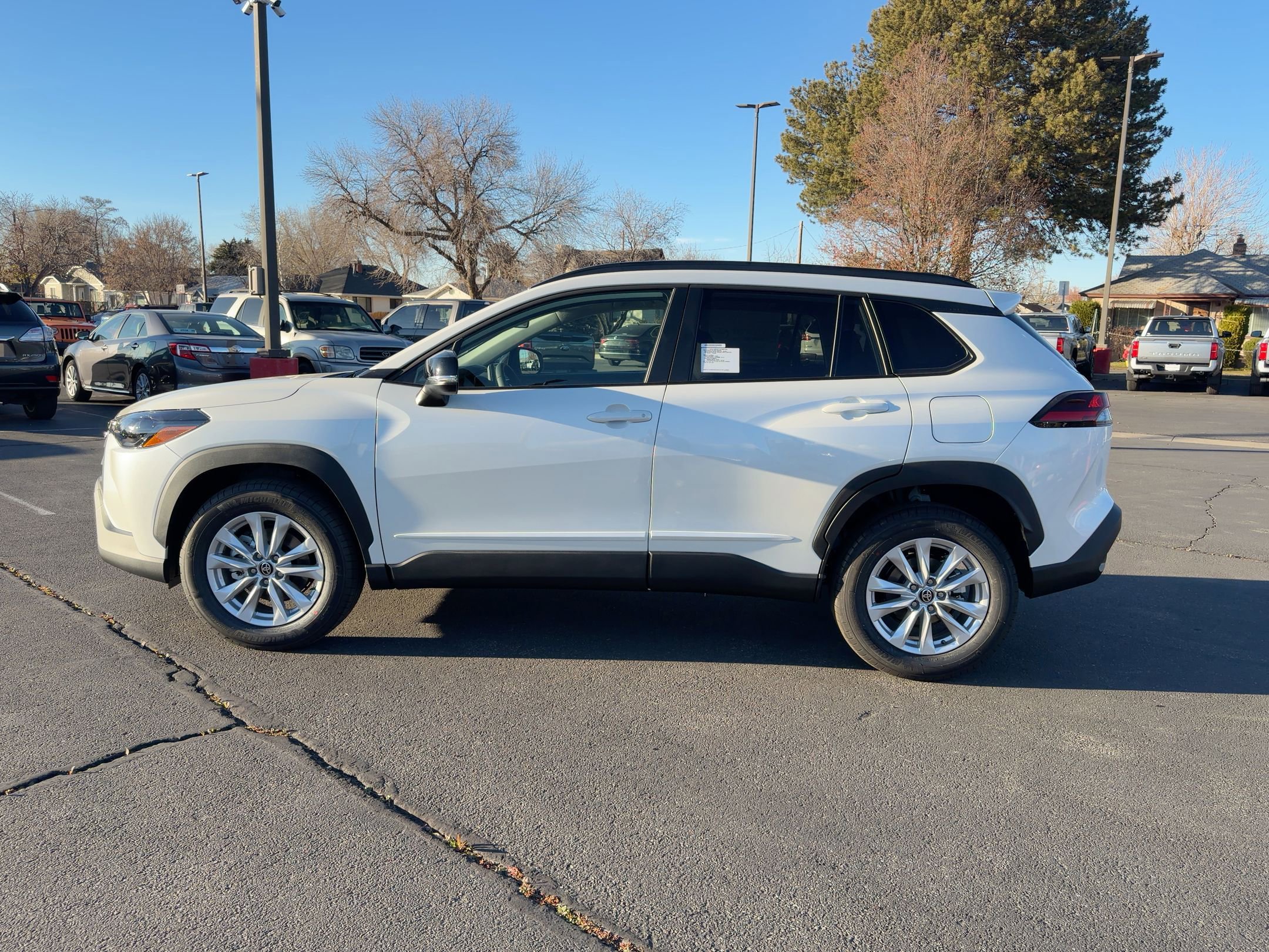 2026 Toyota Corolla Cross LE photo 2