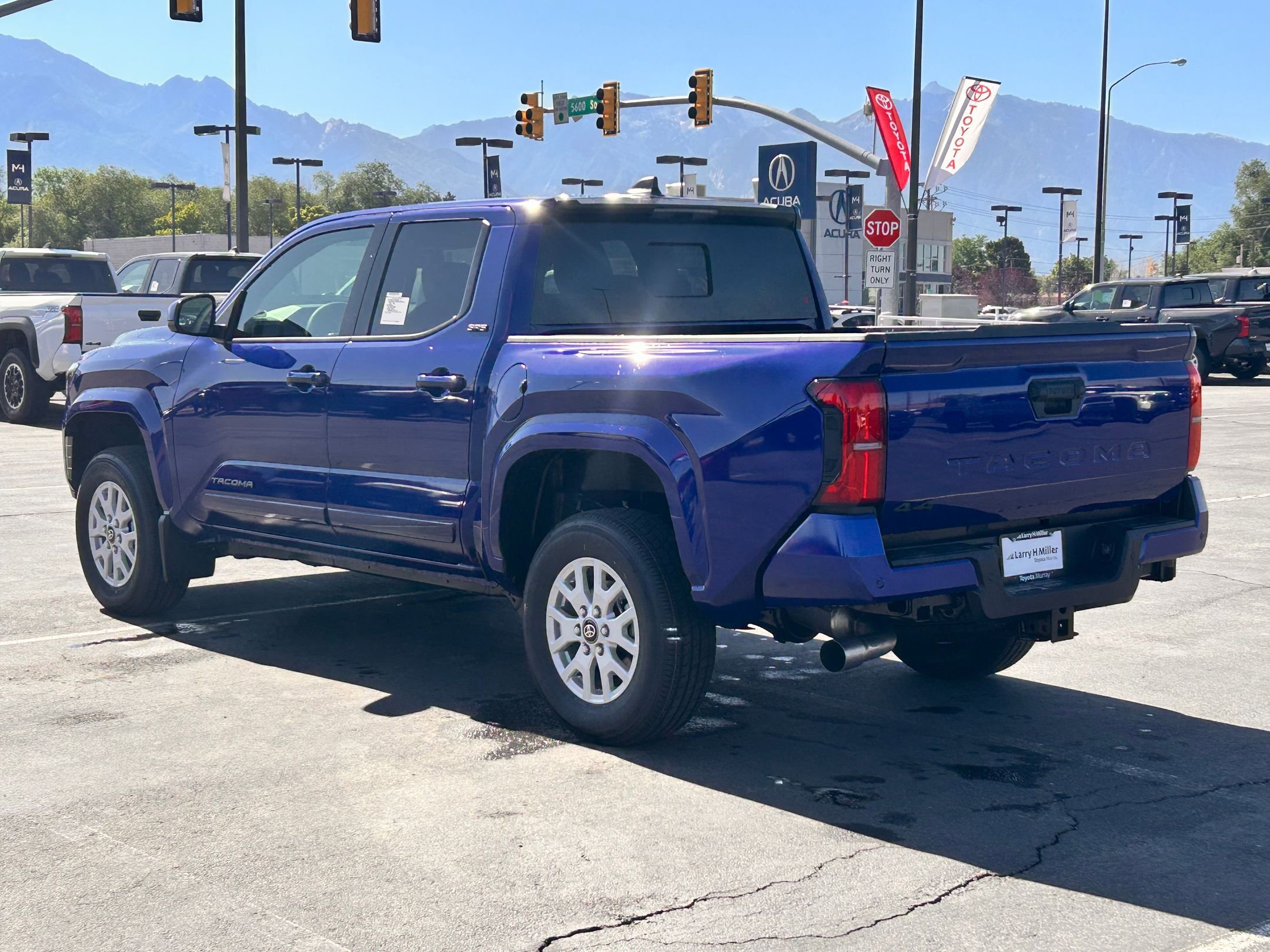 2025 Toyota Tacoma SR5 Double Cab photo 3