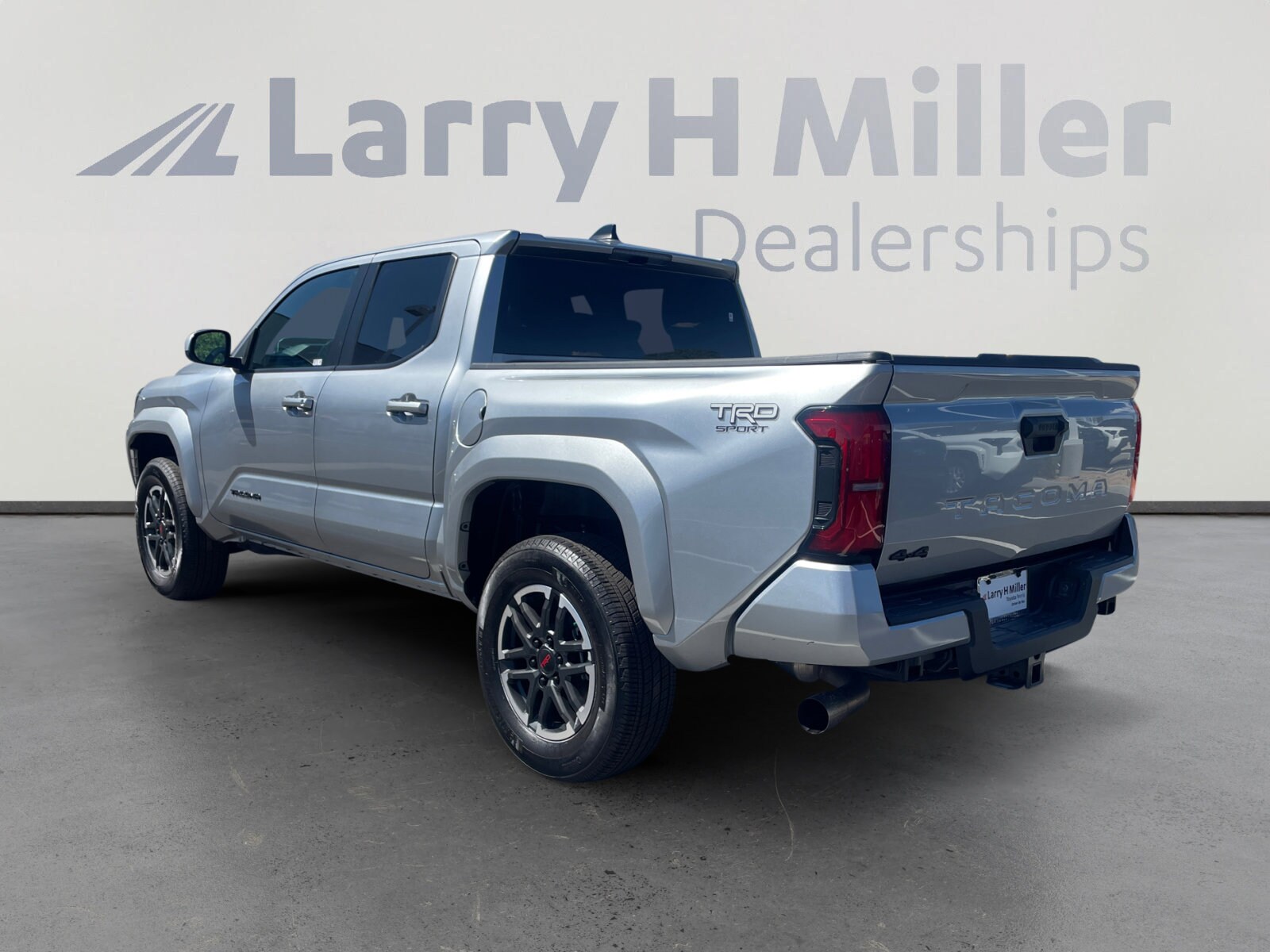 2024 Toyota Tacoma TRD Sport photo 3