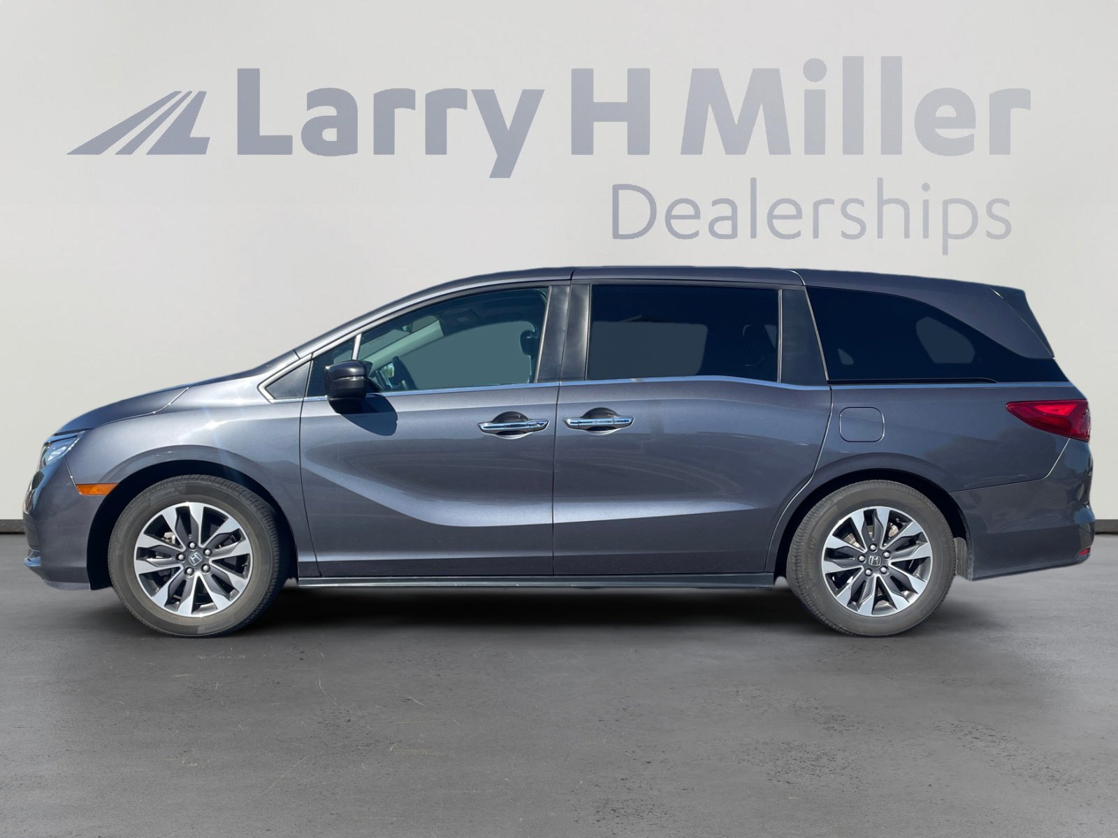 2024 Honda Odyssey EX-L photo 2