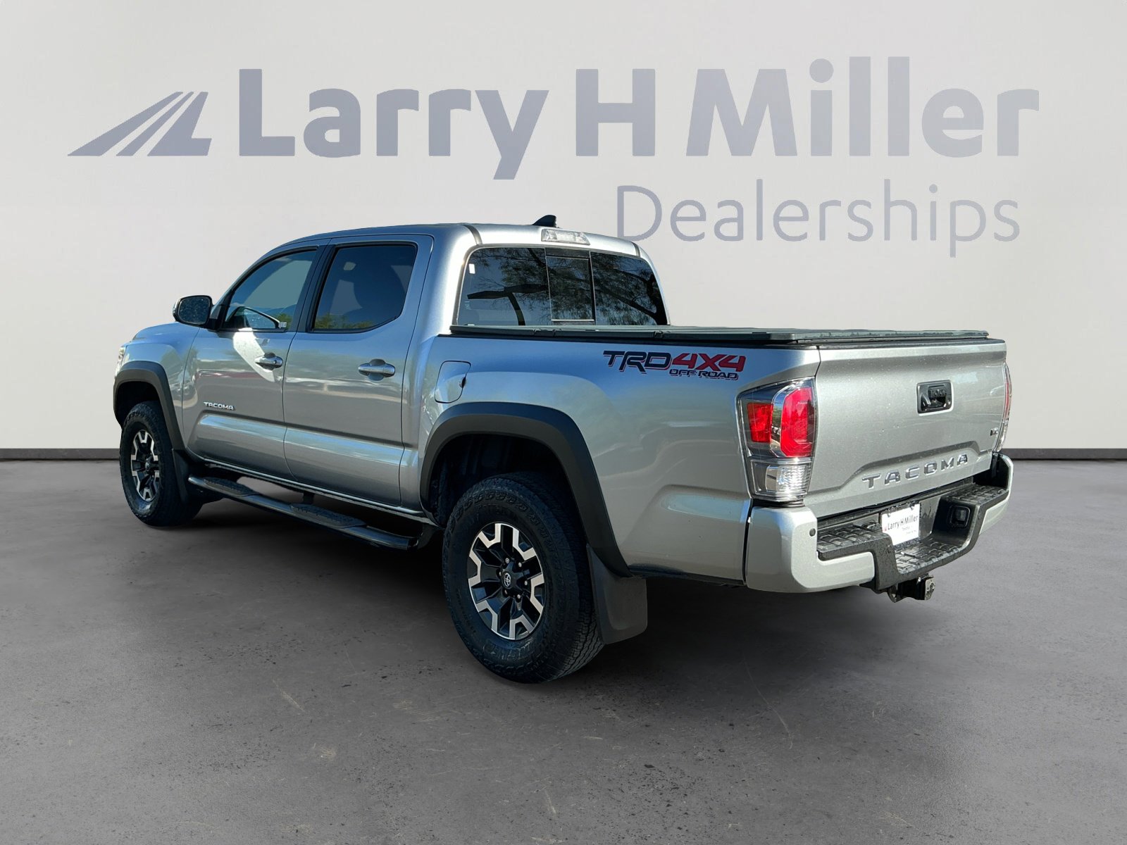 2023 Toyota Tacoma TRD V6 photo 3