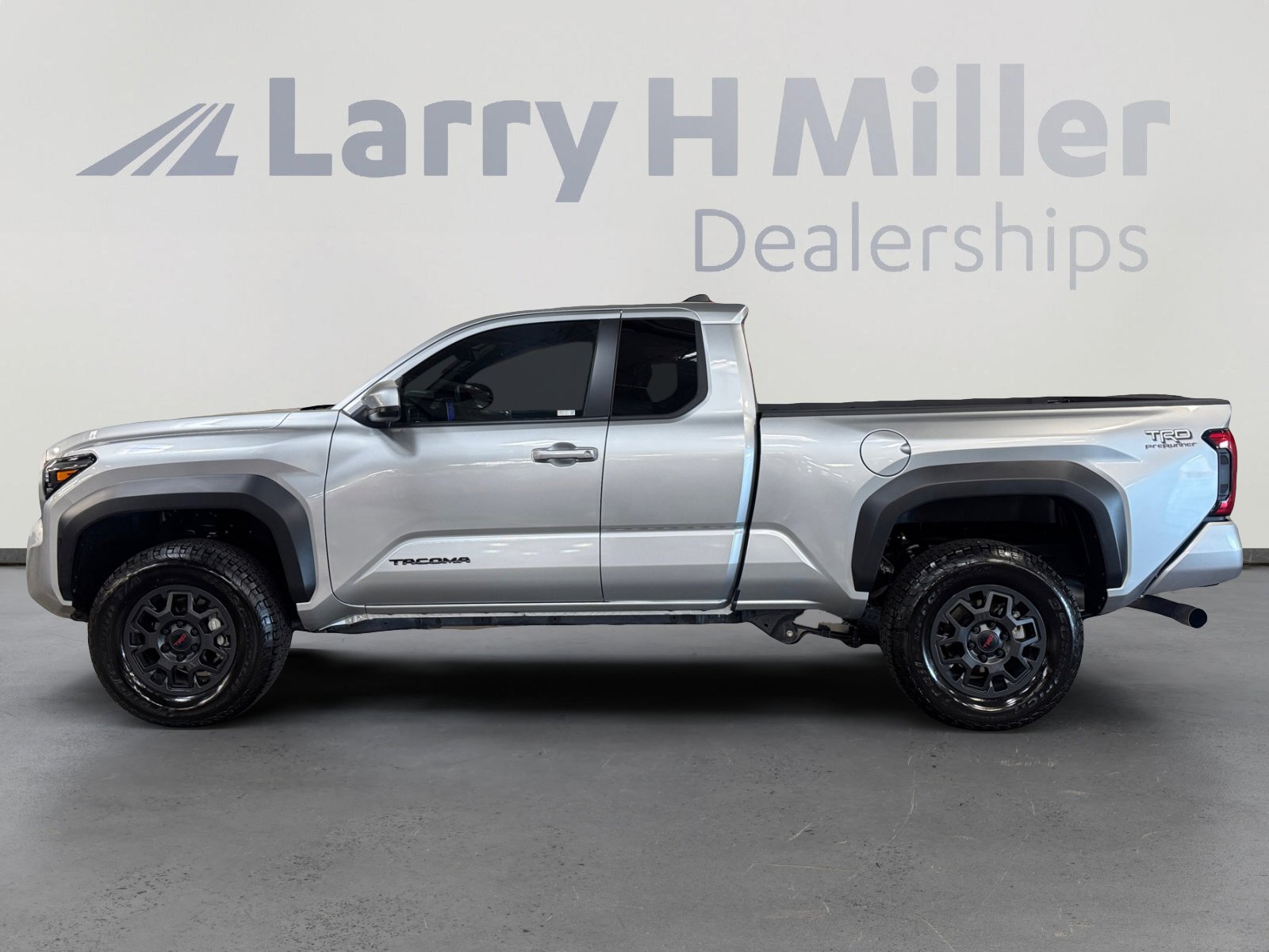 2025 Toyota Tacoma TRD PreRunner XtraCab photo 2