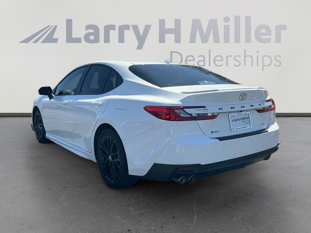 Used 2025 Toyota Camry SE Sedan
